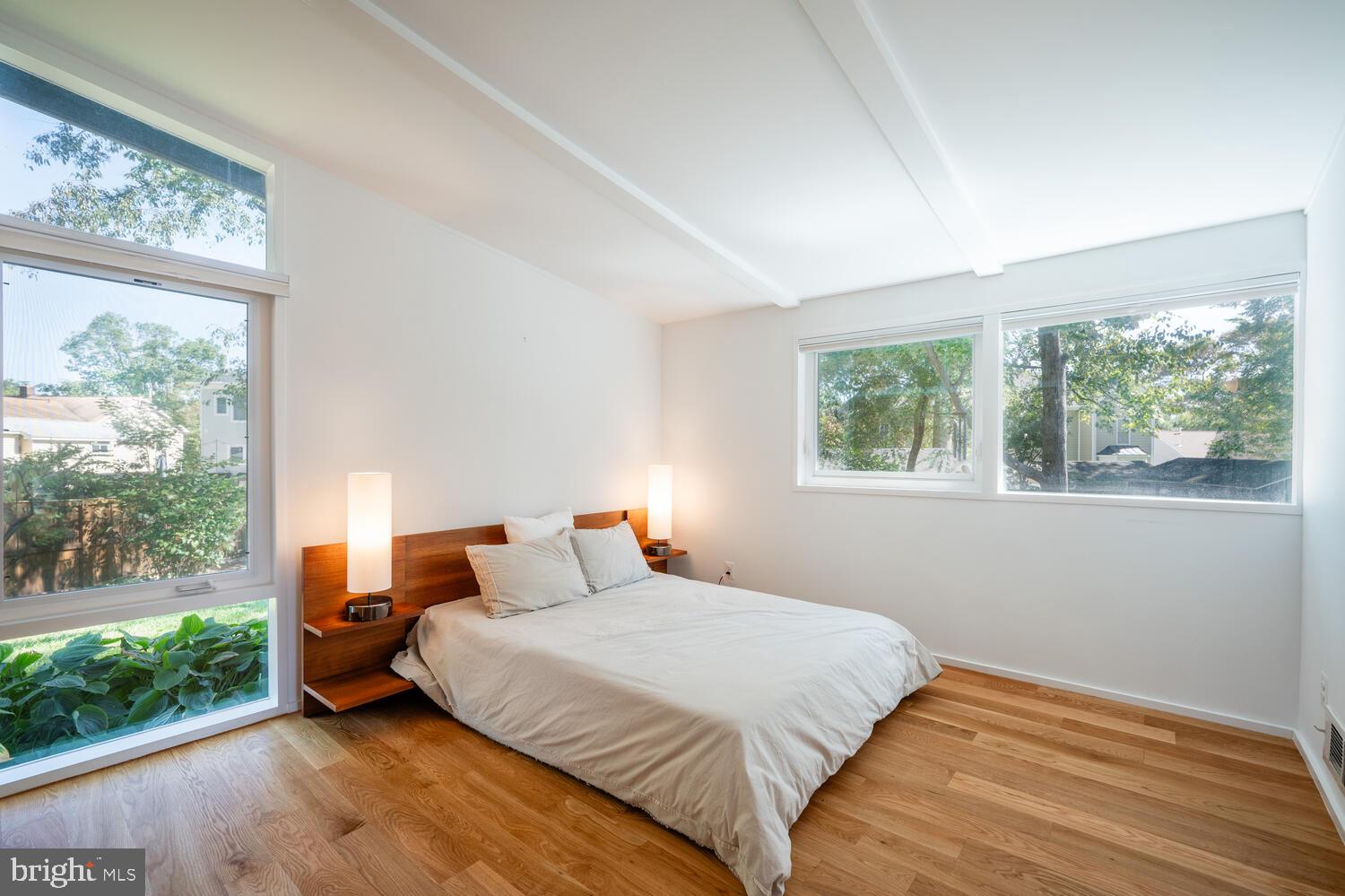 PINE SPRING - Residential