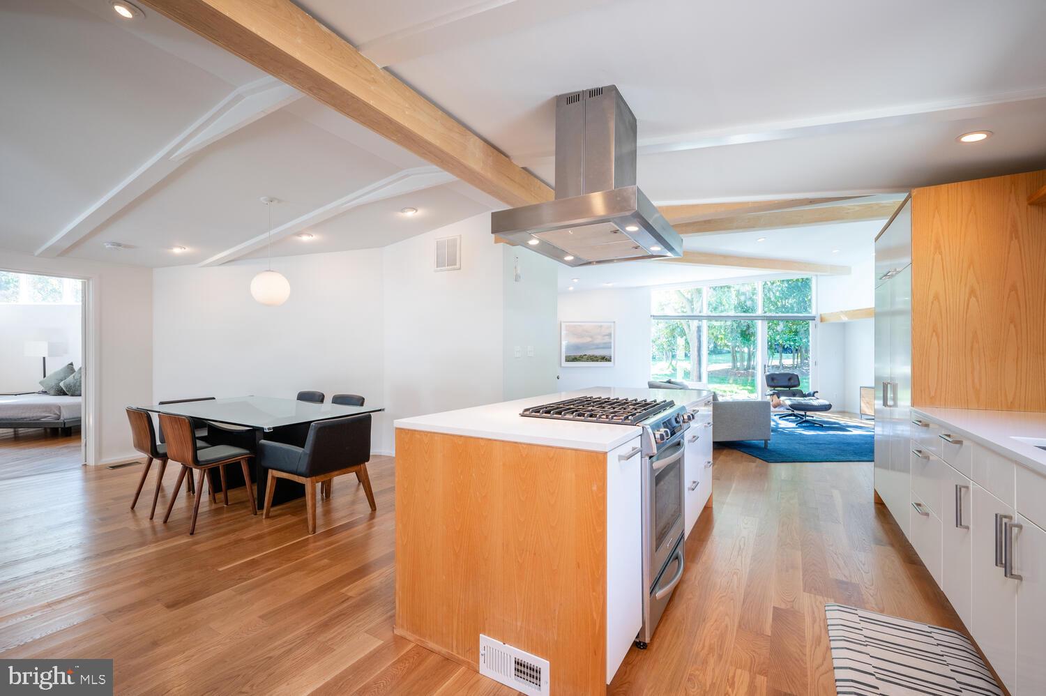 PINE SPRING - Residential