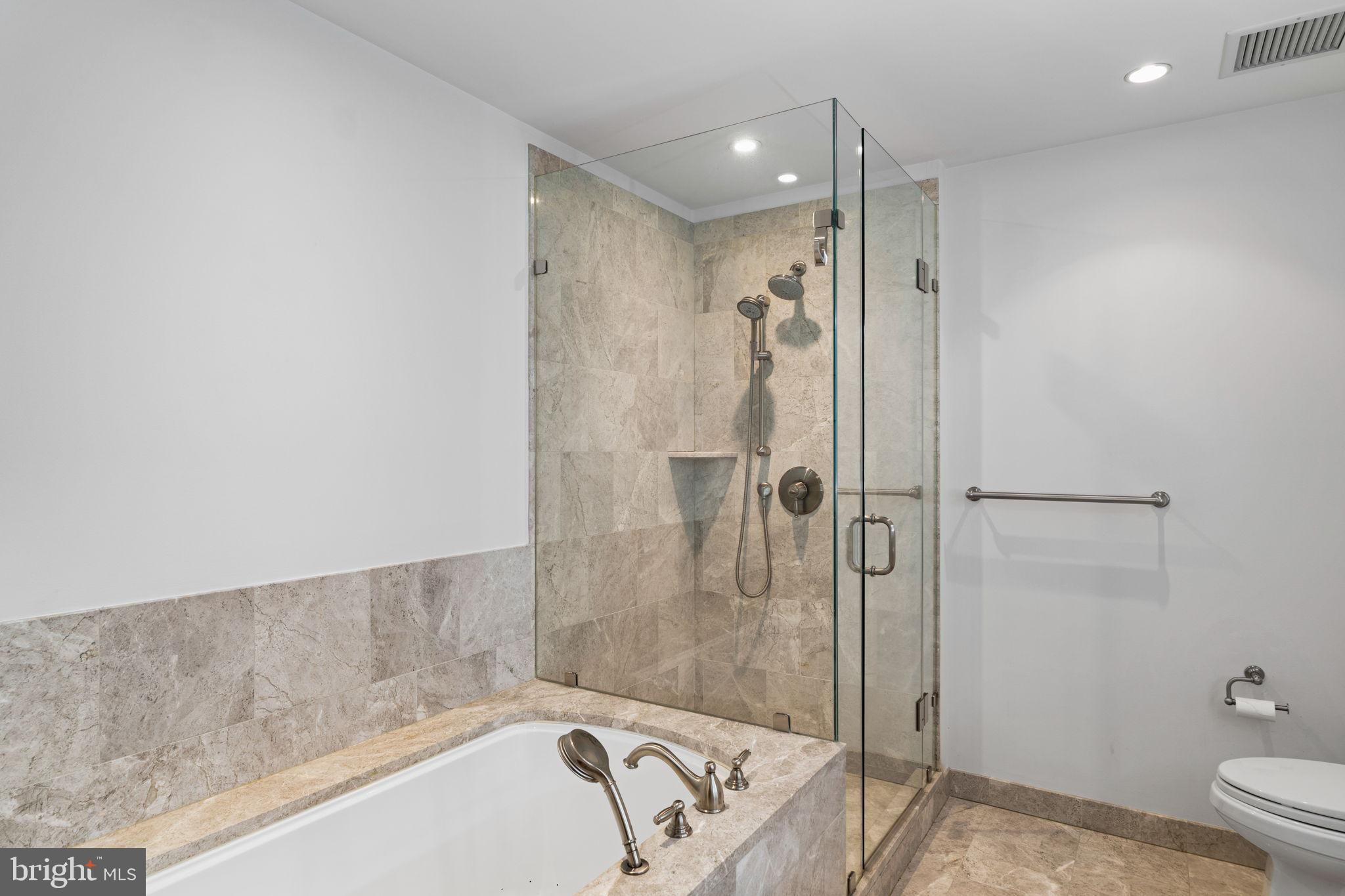 RITTENHOUSE SQUARE - Residential Lease