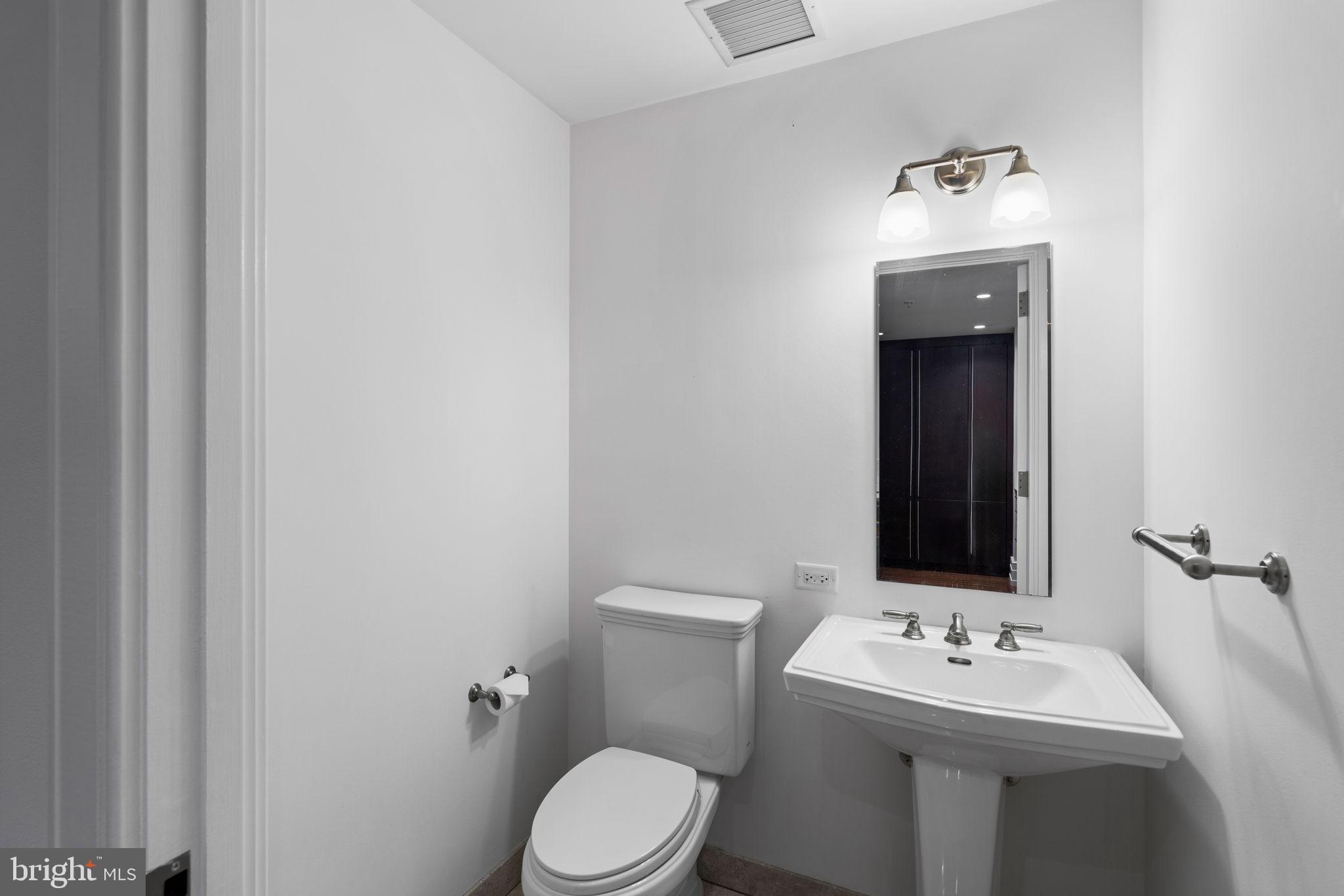 RITTENHOUSE SQUARE - Residential Lease