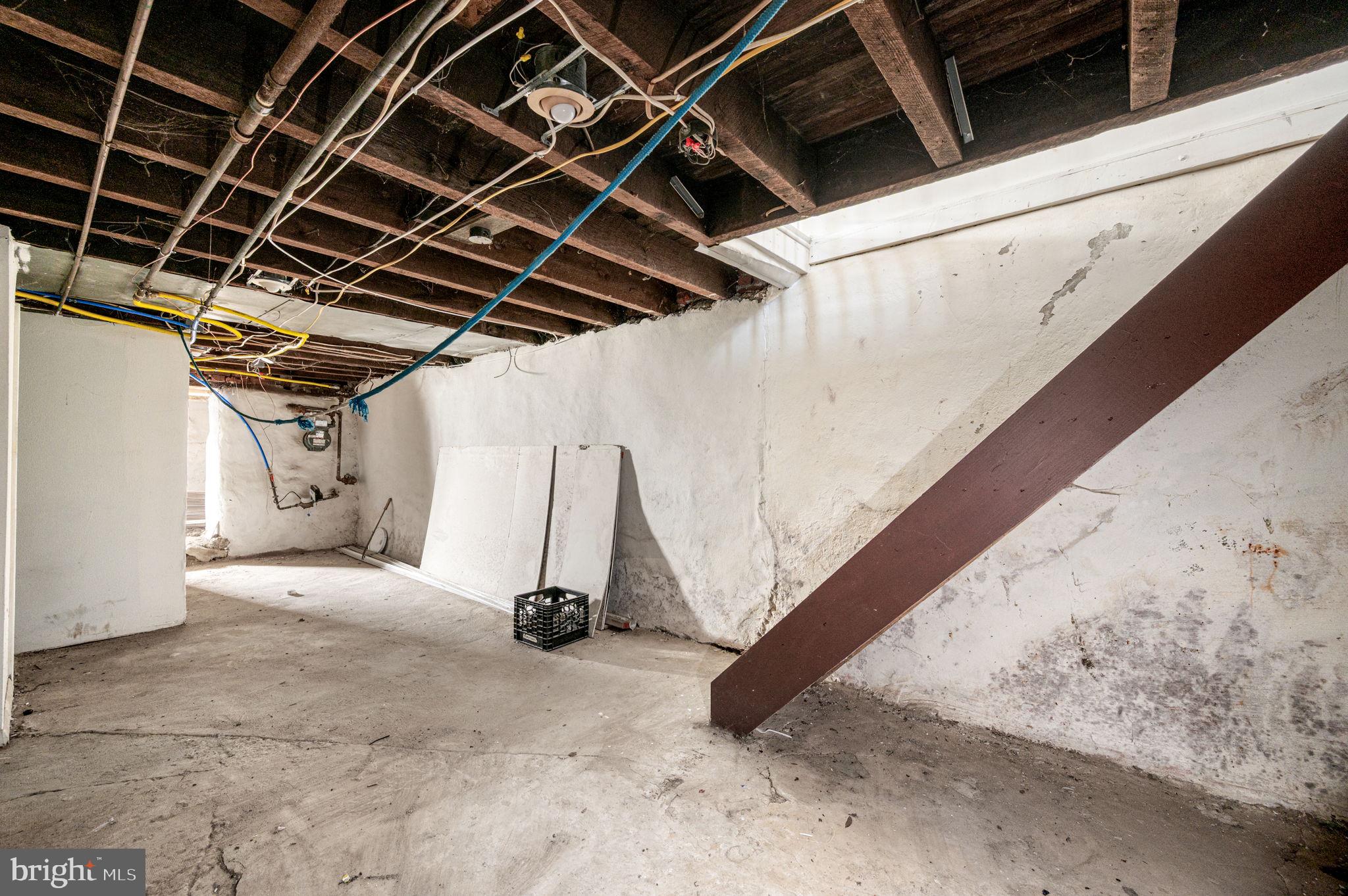 SQUIRREL HILL - Residential