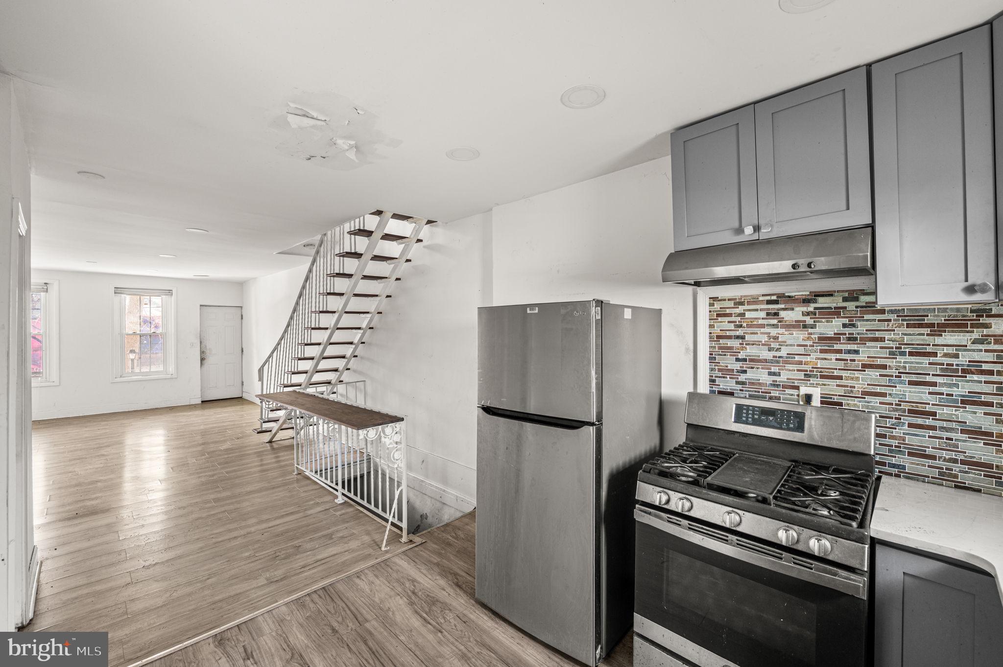 SQUIRREL HILL - Residential