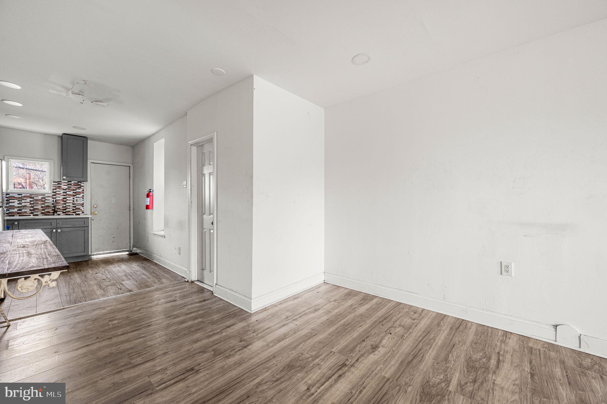 SQUIRREL HILL - Residential