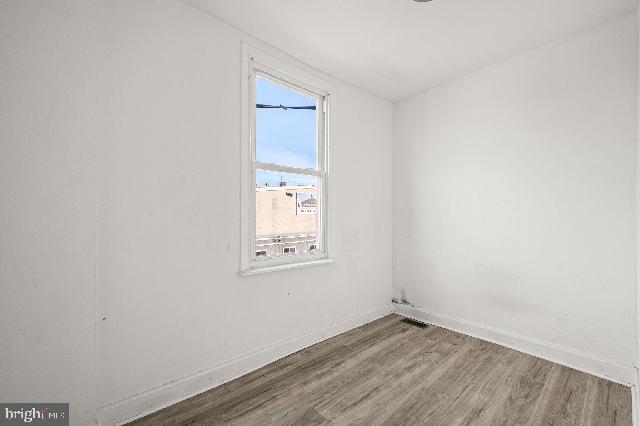 SQUIRREL HILL - Residential