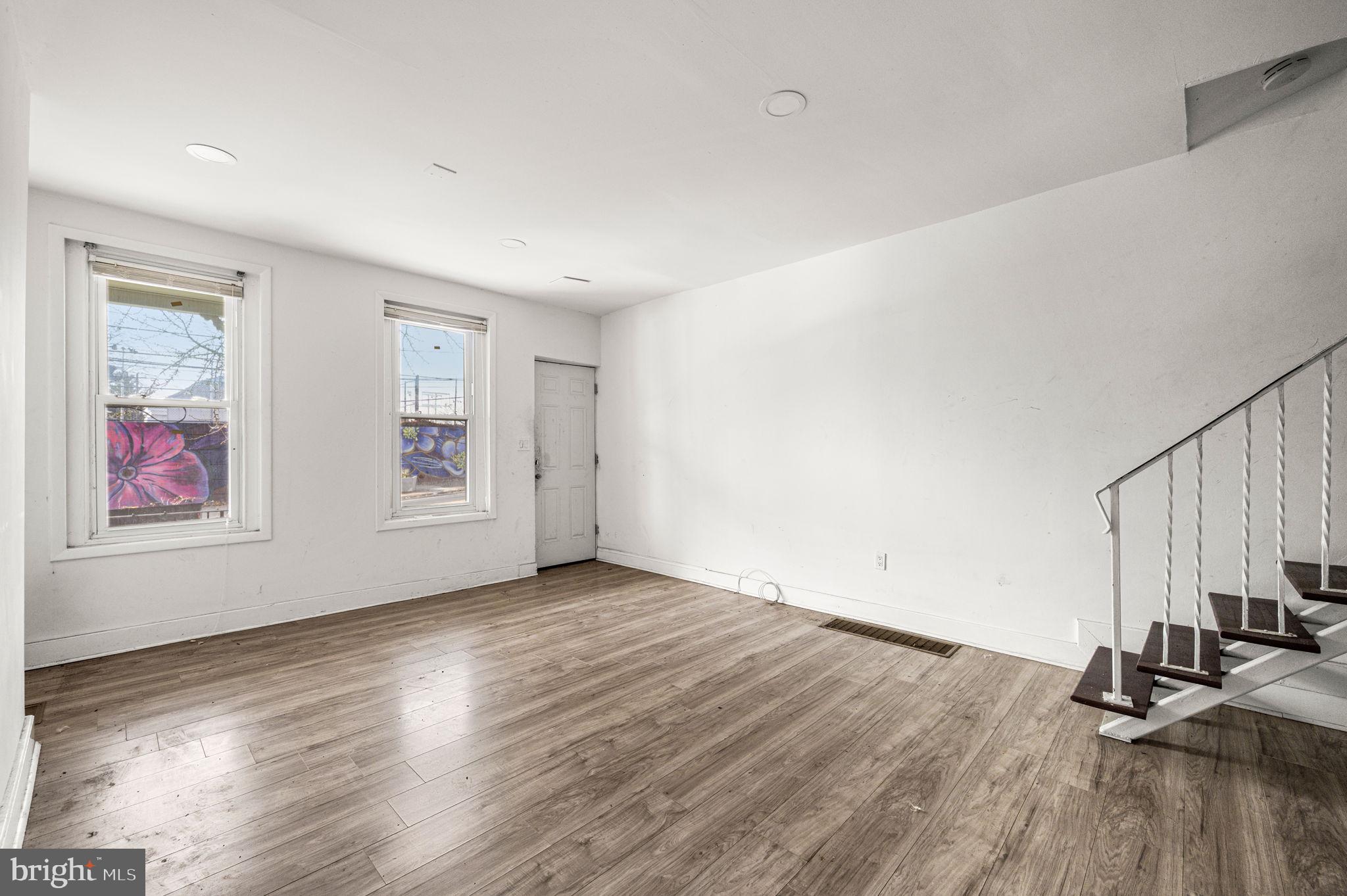 SQUIRREL HILL - Residential