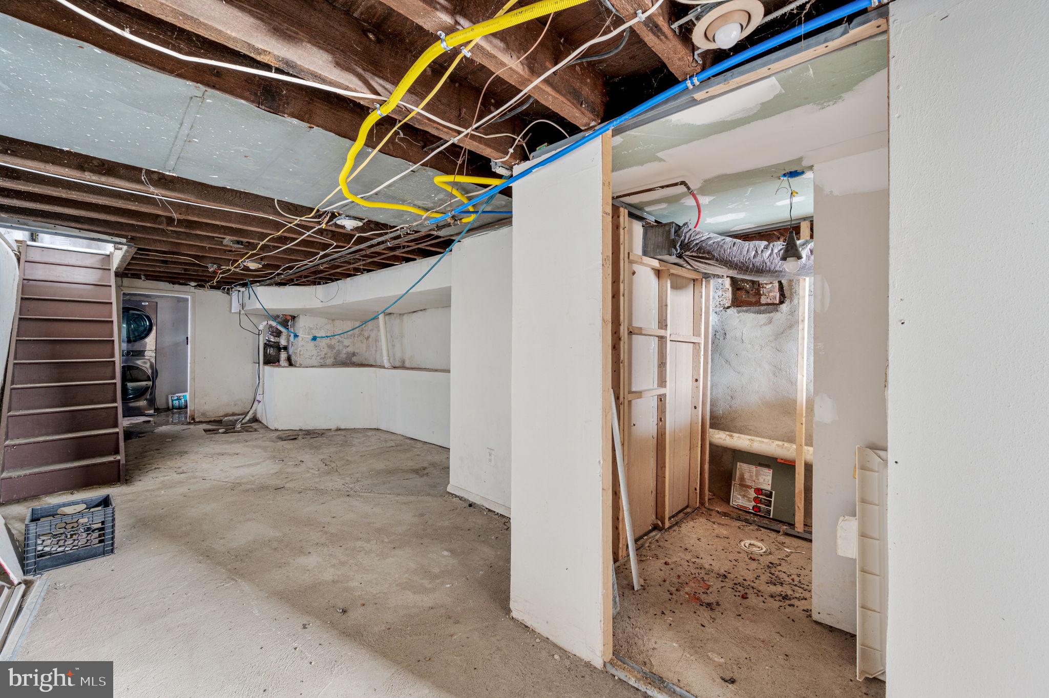 SQUIRREL HILL - Residential