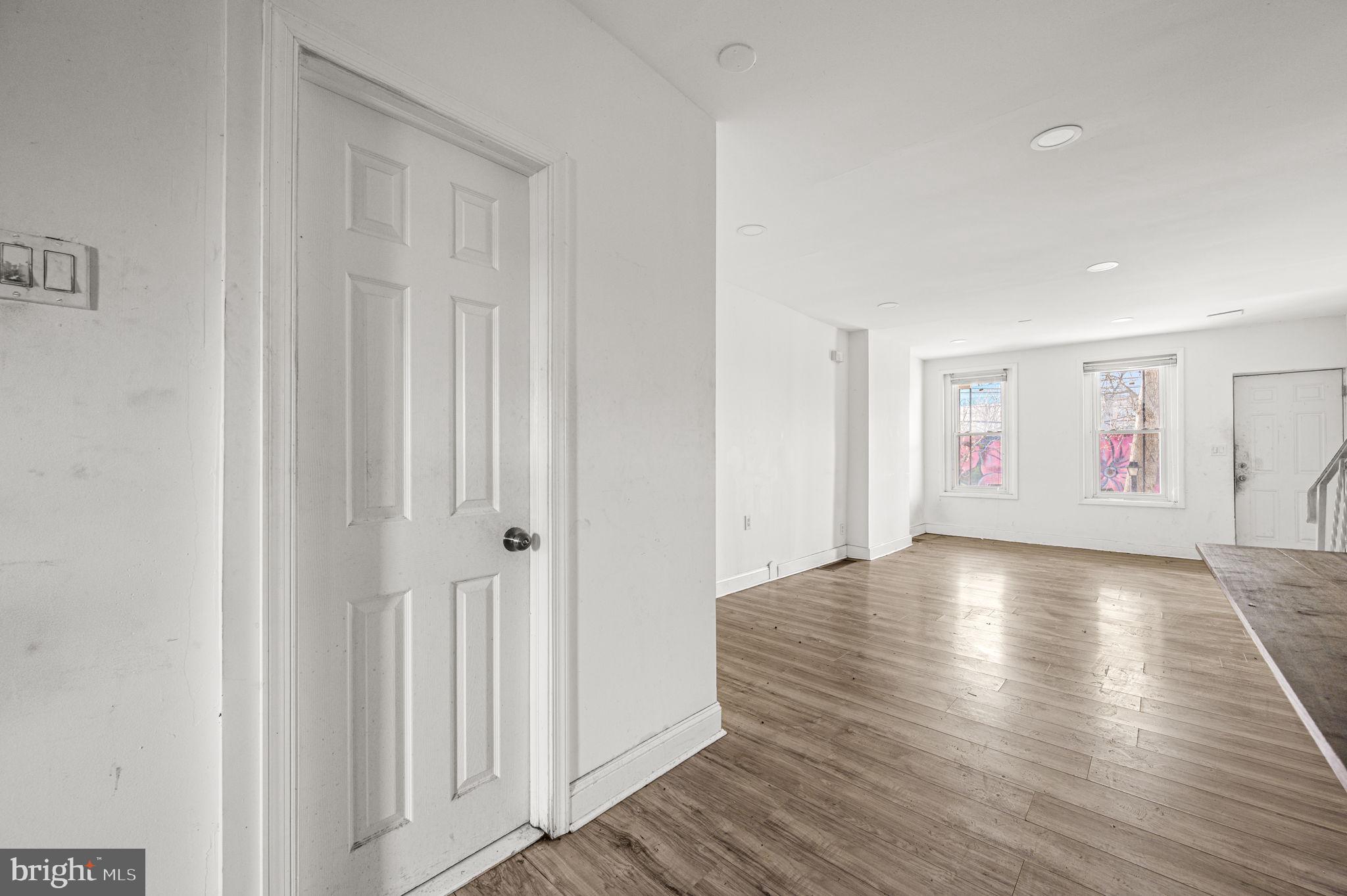 SQUIRREL HILL - Residential