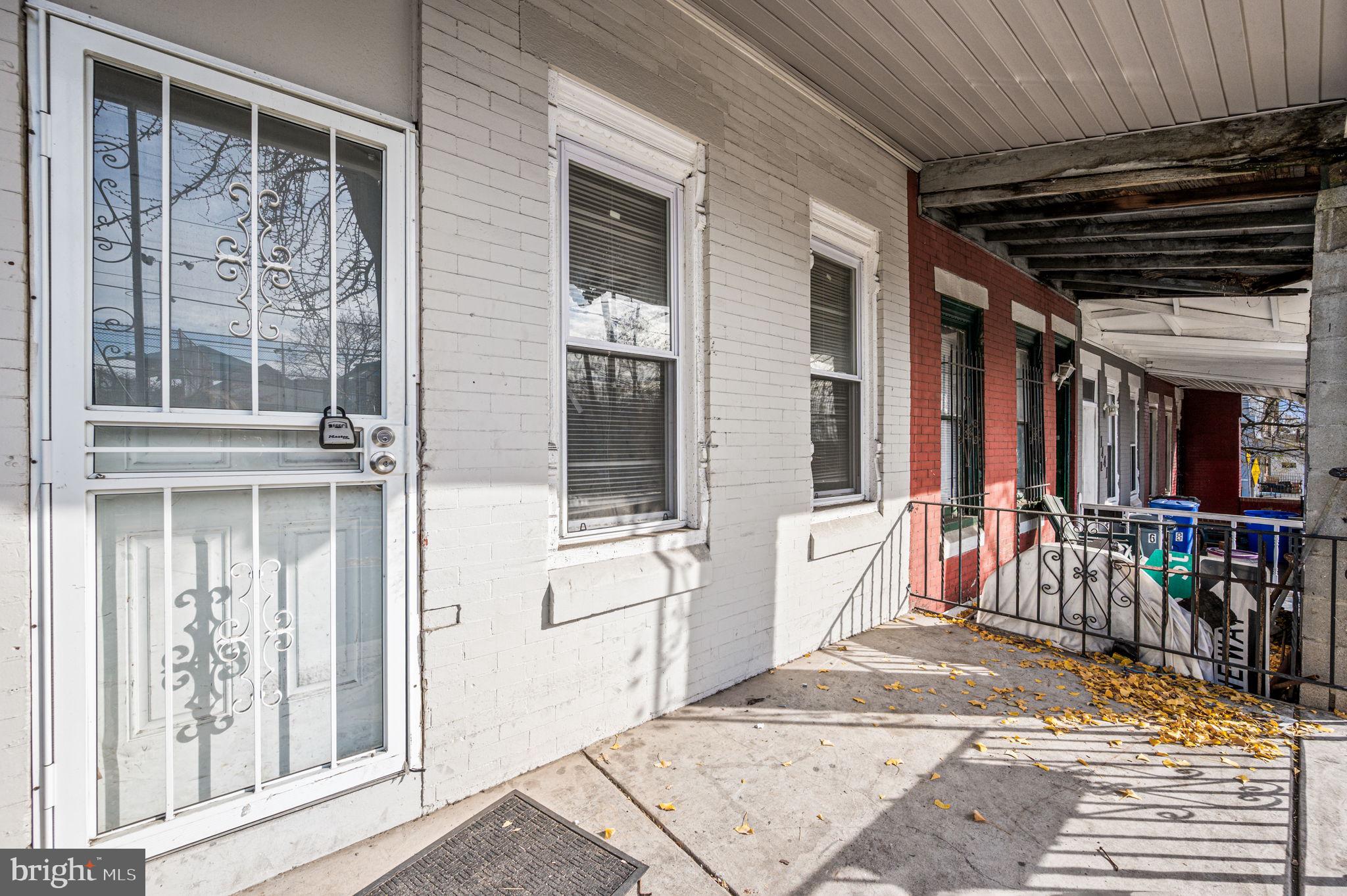 SQUIRREL HILL - Residential