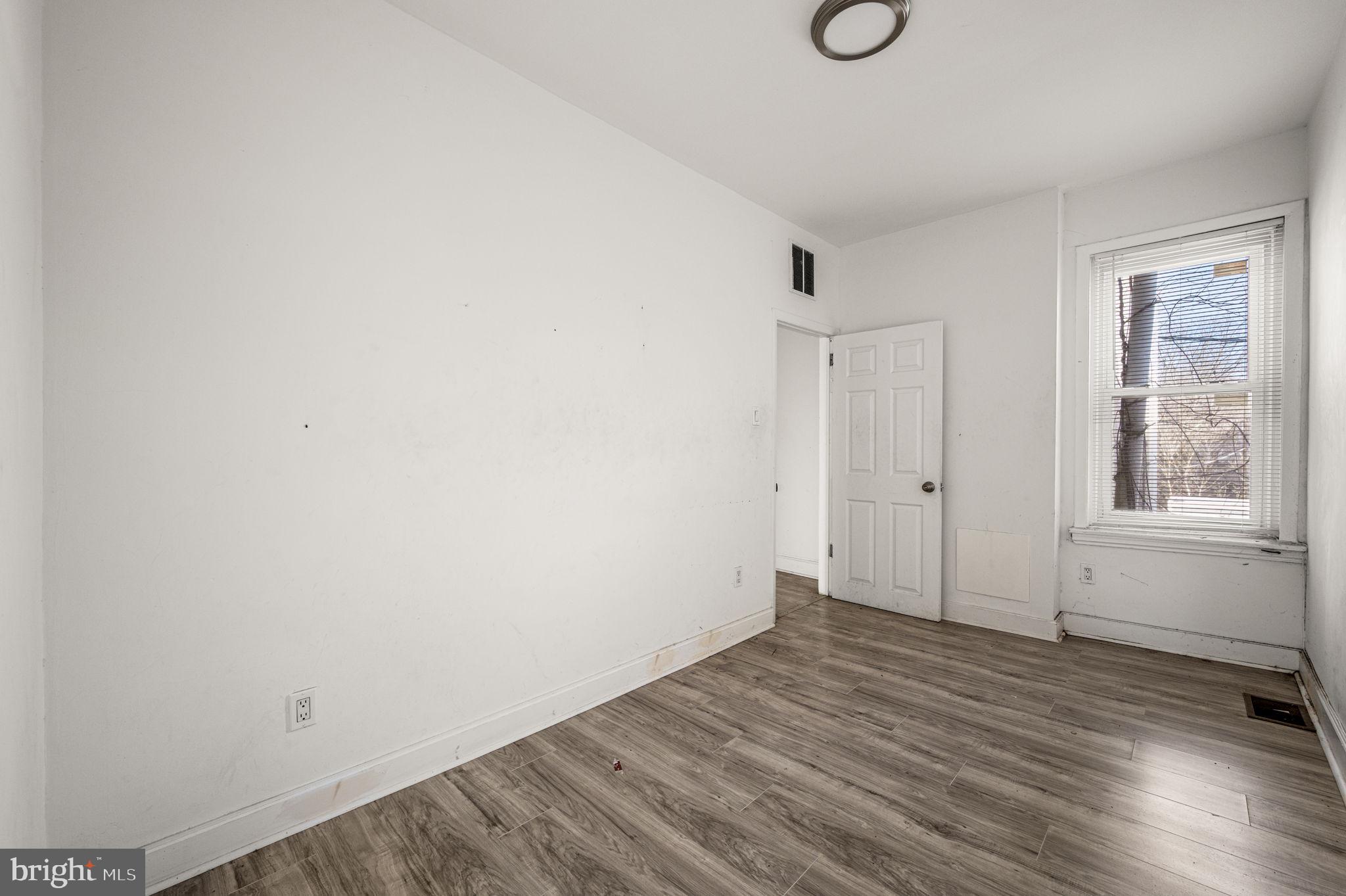 SQUIRREL HILL - Residential