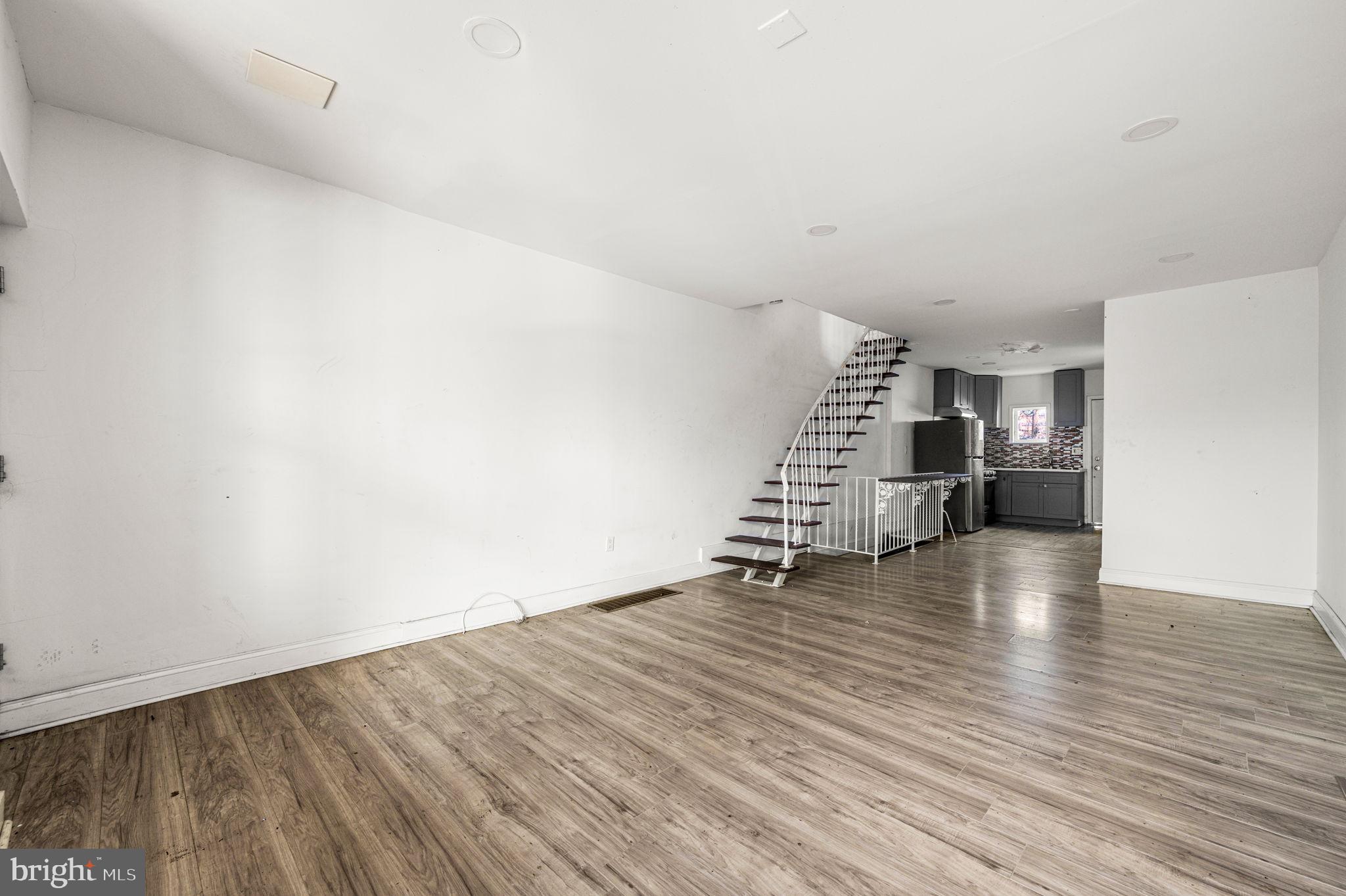 SQUIRREL HILL - Residential