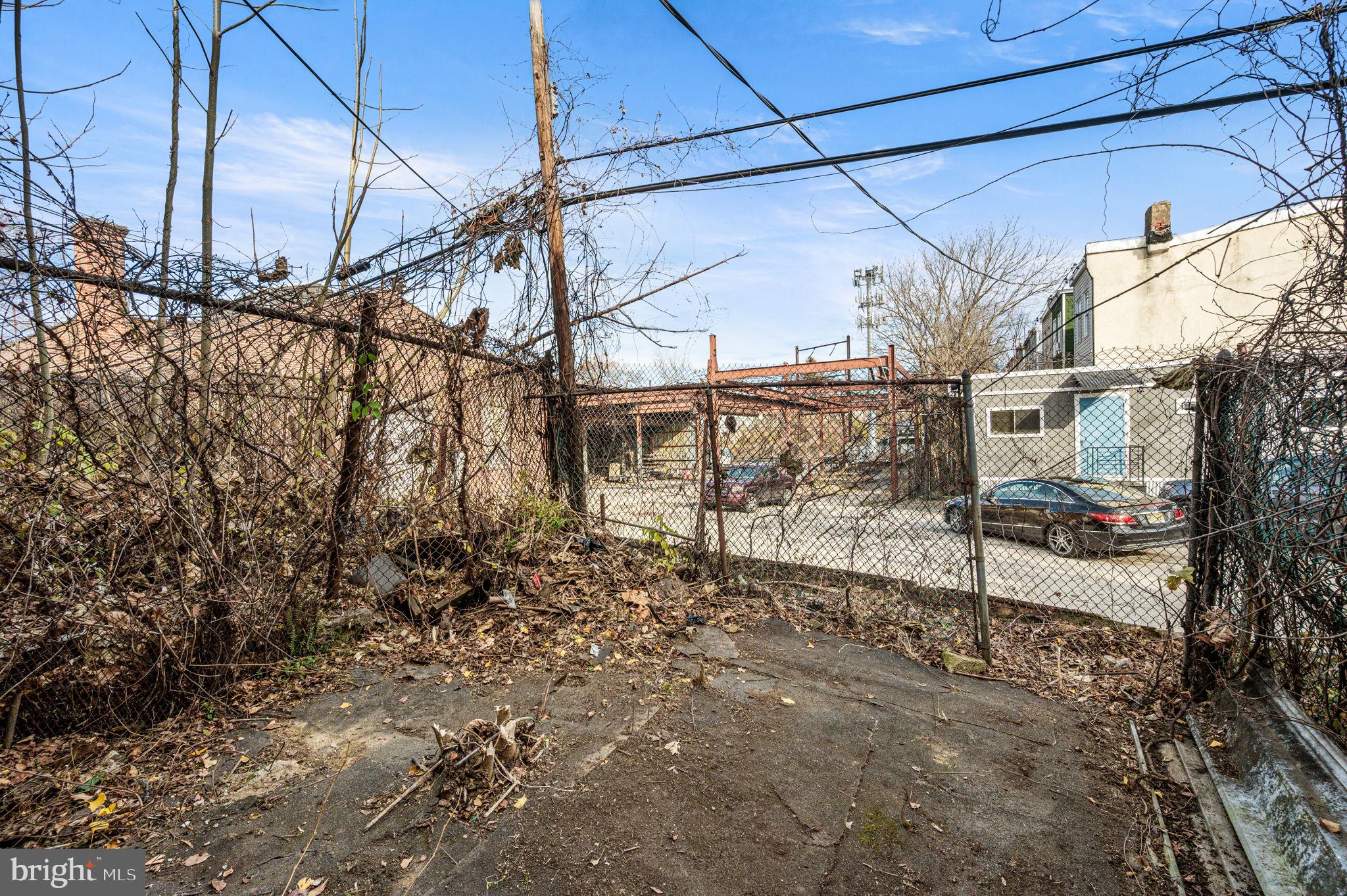 SQUIRREL HILL - Residential