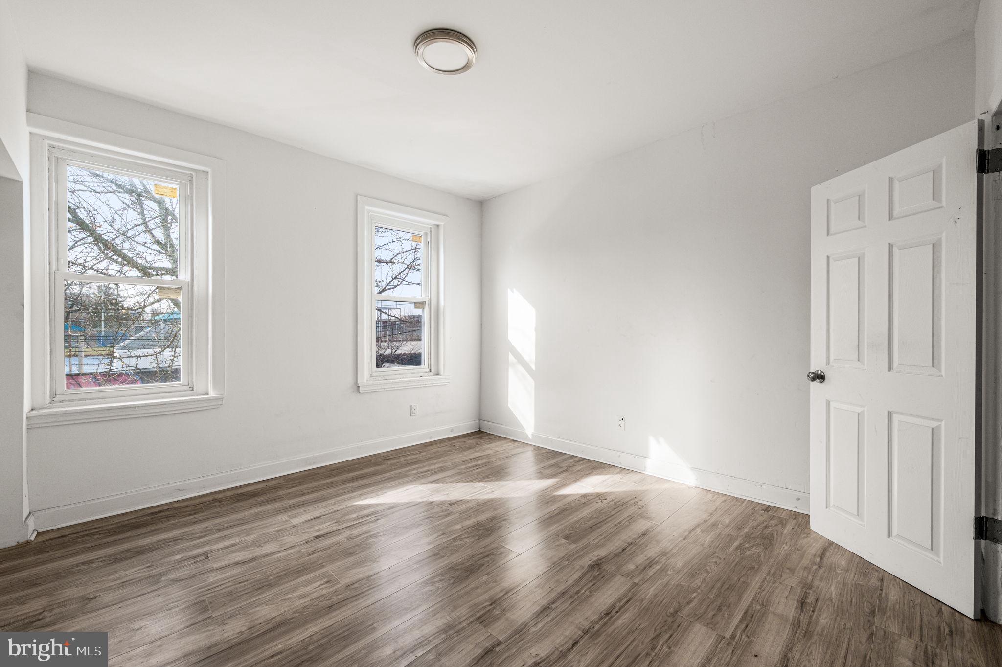 SQUIRREL HILL - Residential