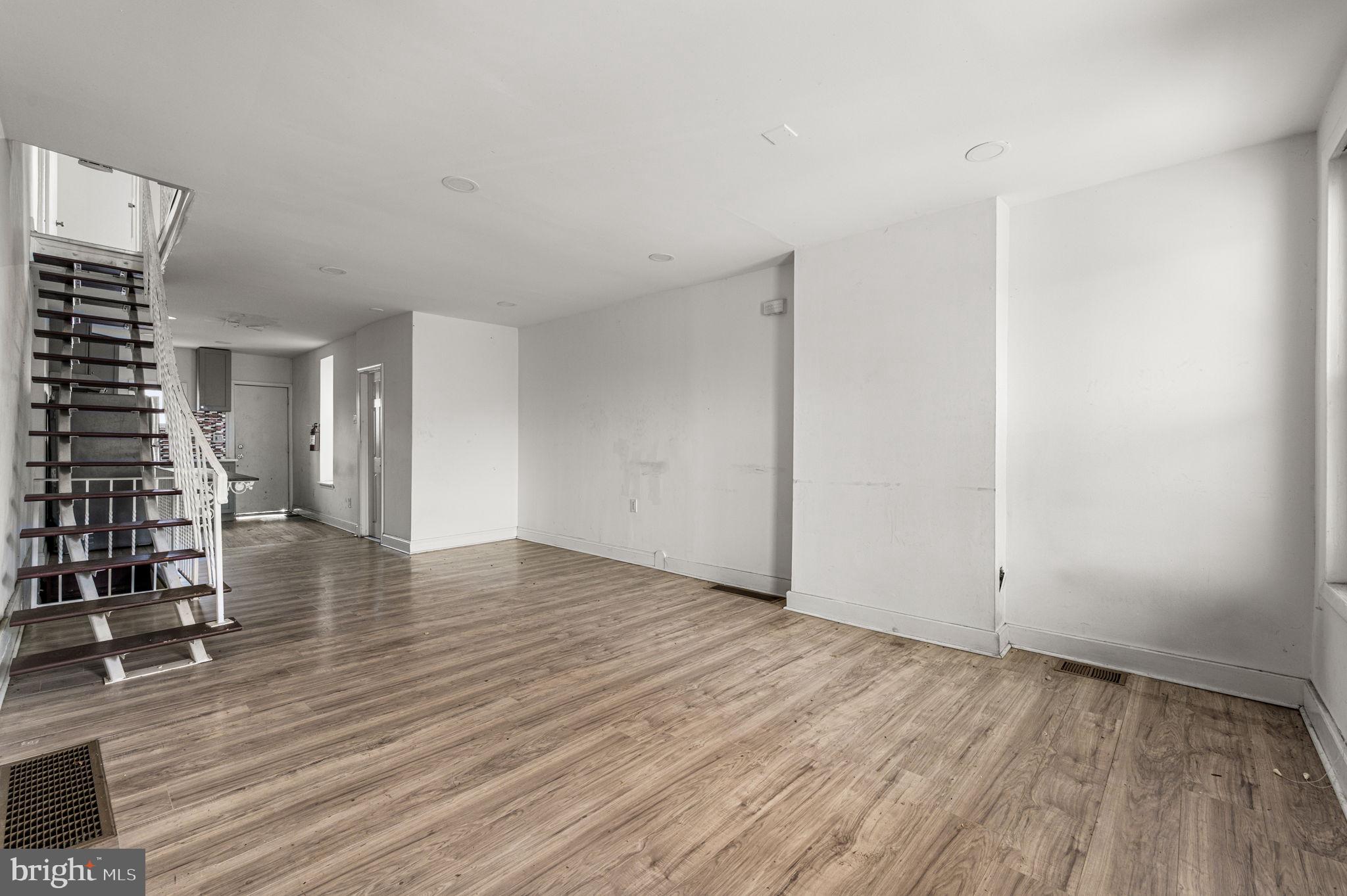 SQUIRREL HILL - Residential