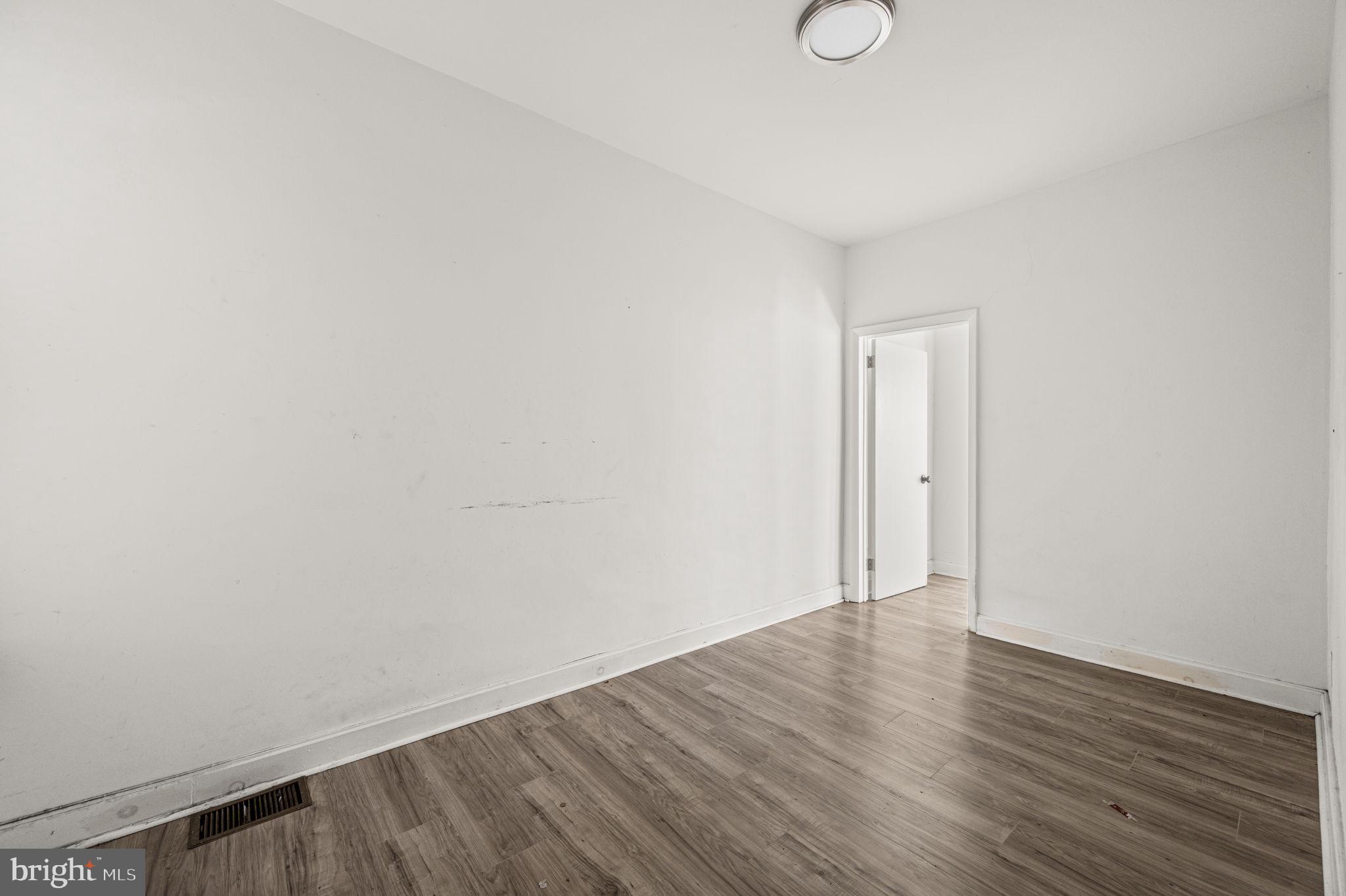 SQUIRREL HILL - Residential