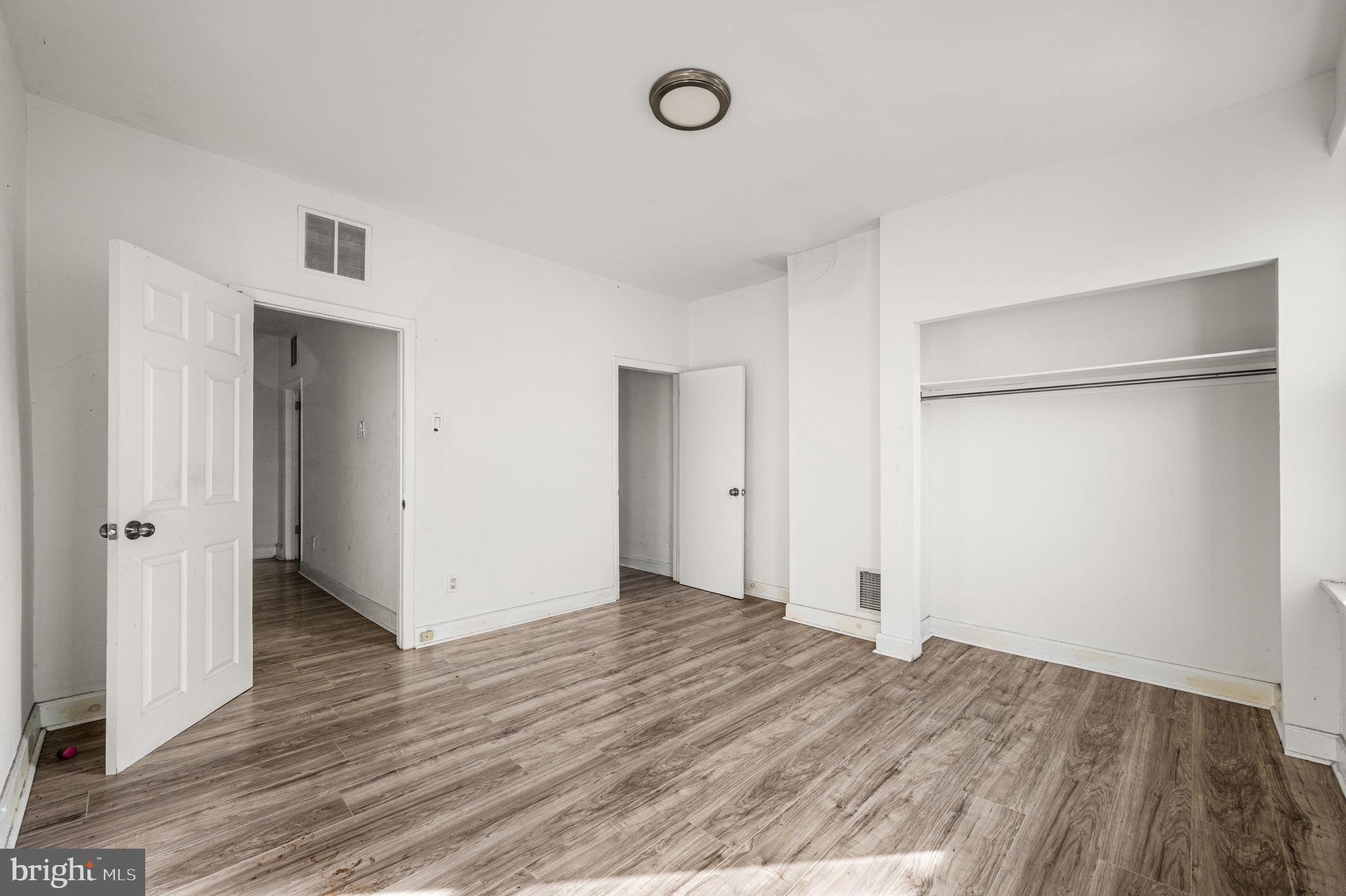 SQUIRREL HILL - Residential