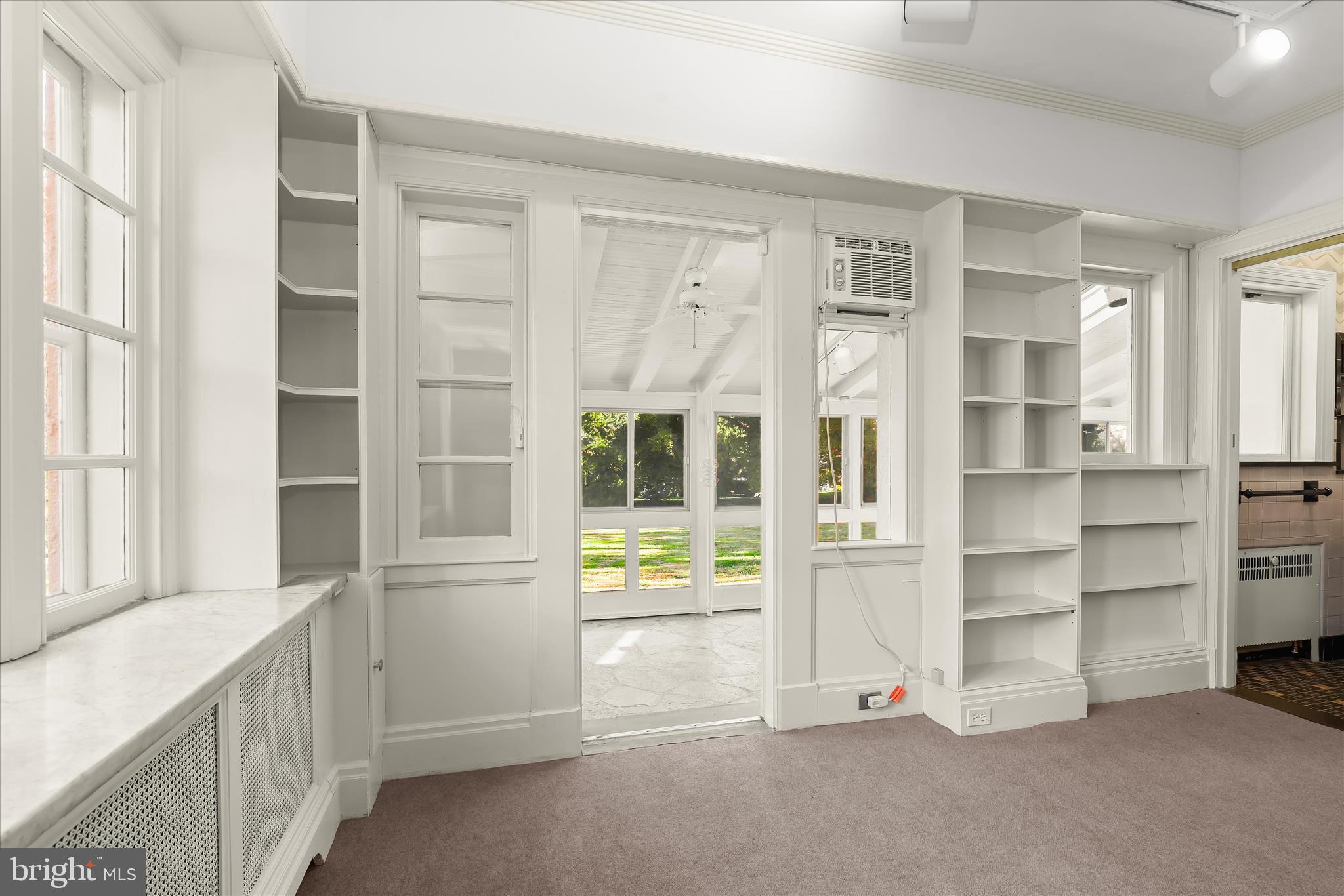 MOUNT WASHINGTON - Residential