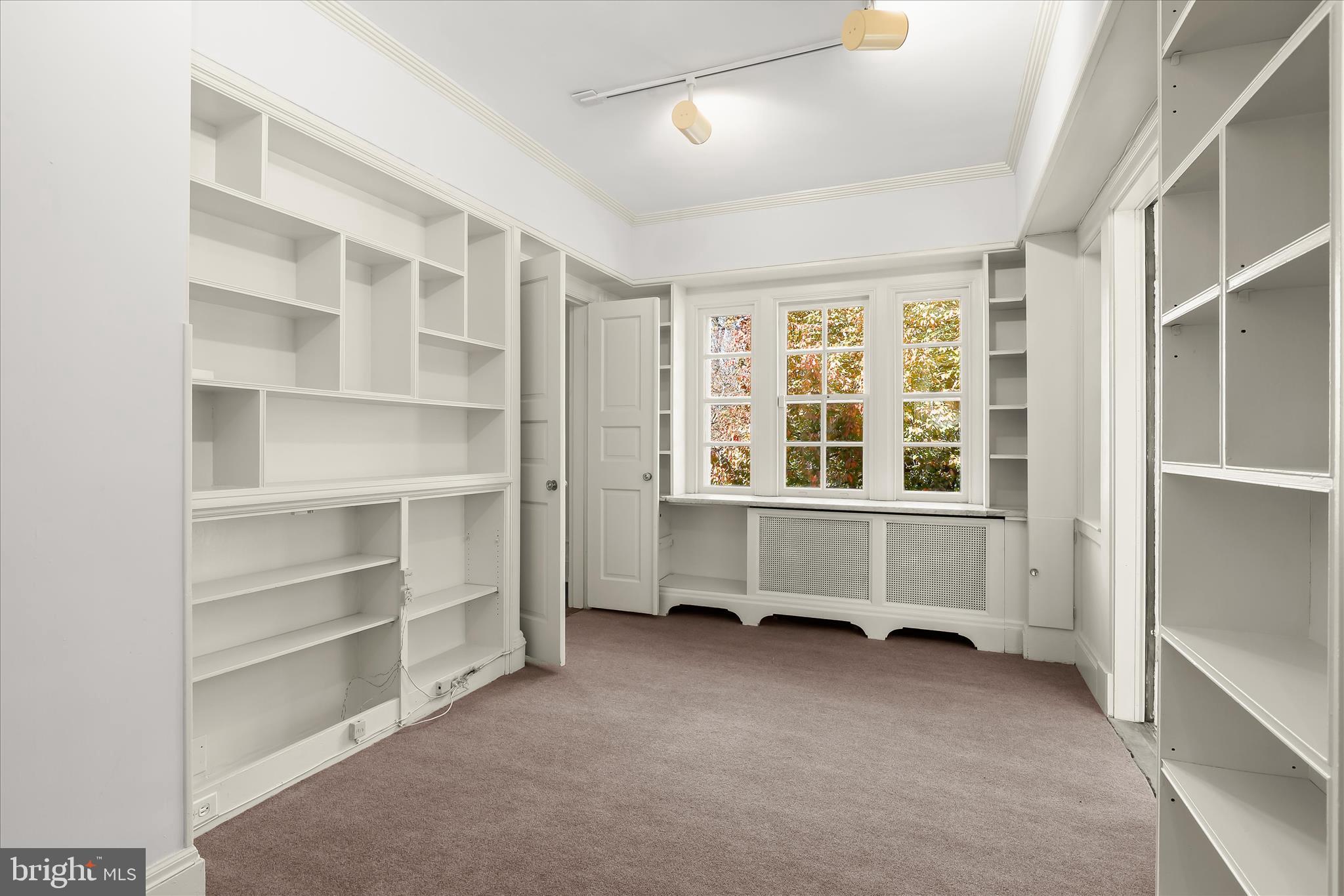 MOUNT WASHINGTON - Residential