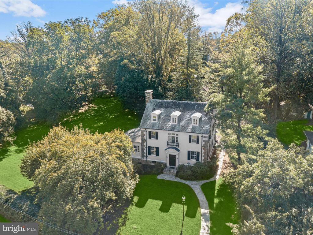 Photo of 2209 Ken Oak Road, BALTIMORE, MD 21209 (MLS # MDBA2179112)