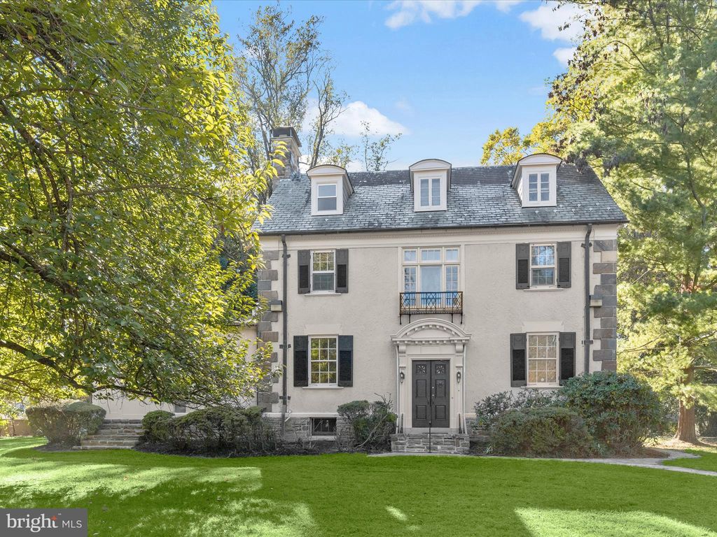 Photo of 2209 Ken Oak Road, BALTIMORE, MD 21209 (MLS # MDBA2179112)
