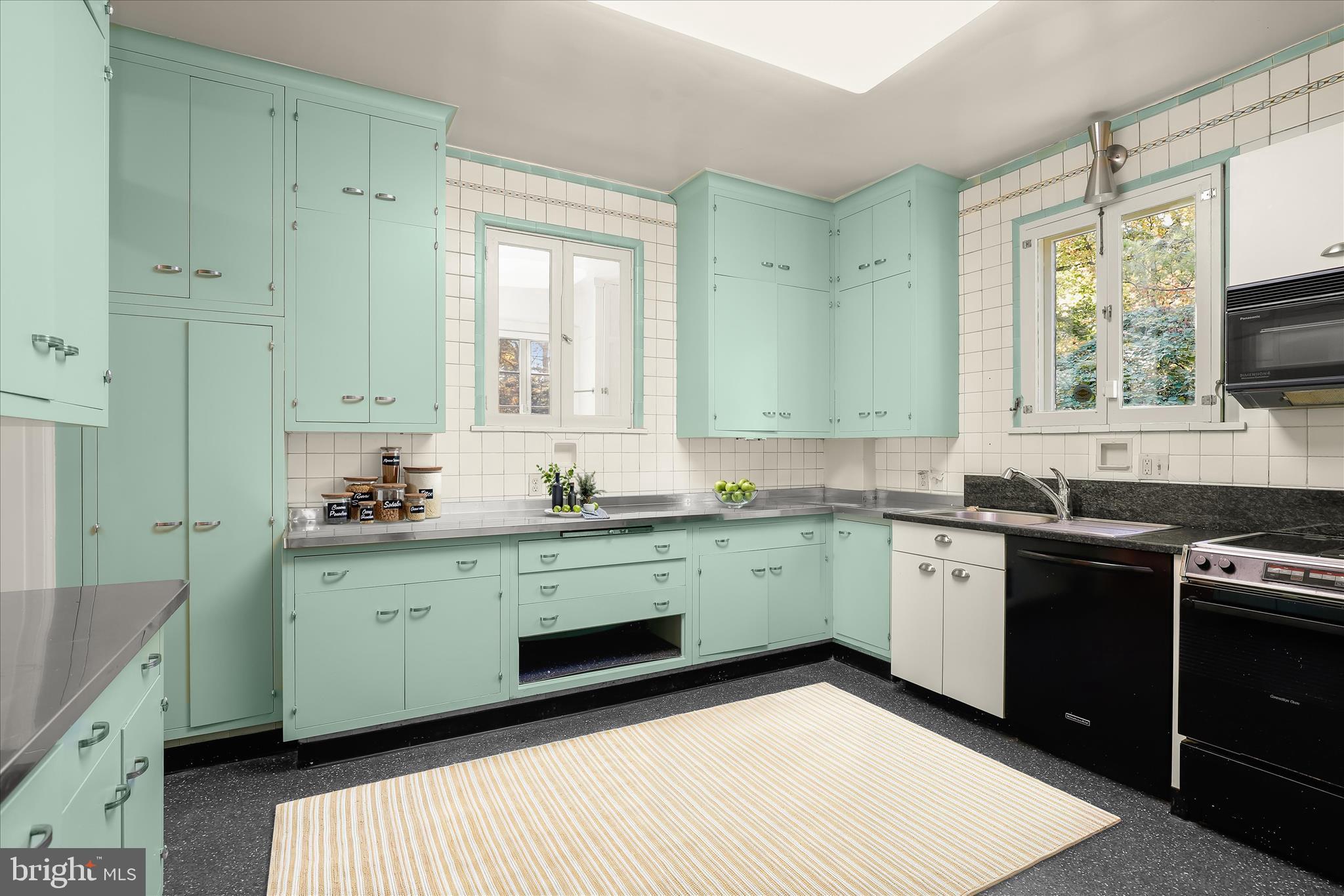 MOUNT WASHINGTON - Residential