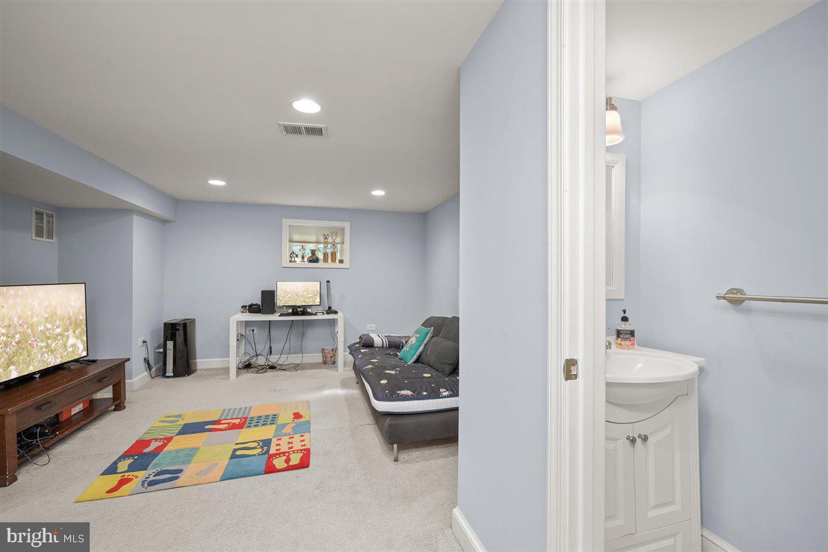 GLEN MAR PARK - Residential