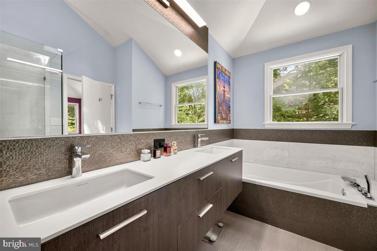 GLEN MAR PARK - Residential