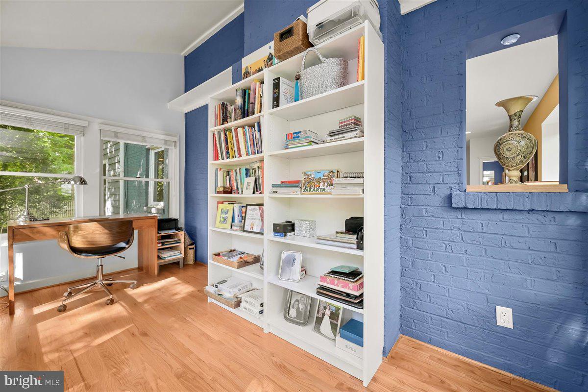 GLEN MAR PARK - Residential