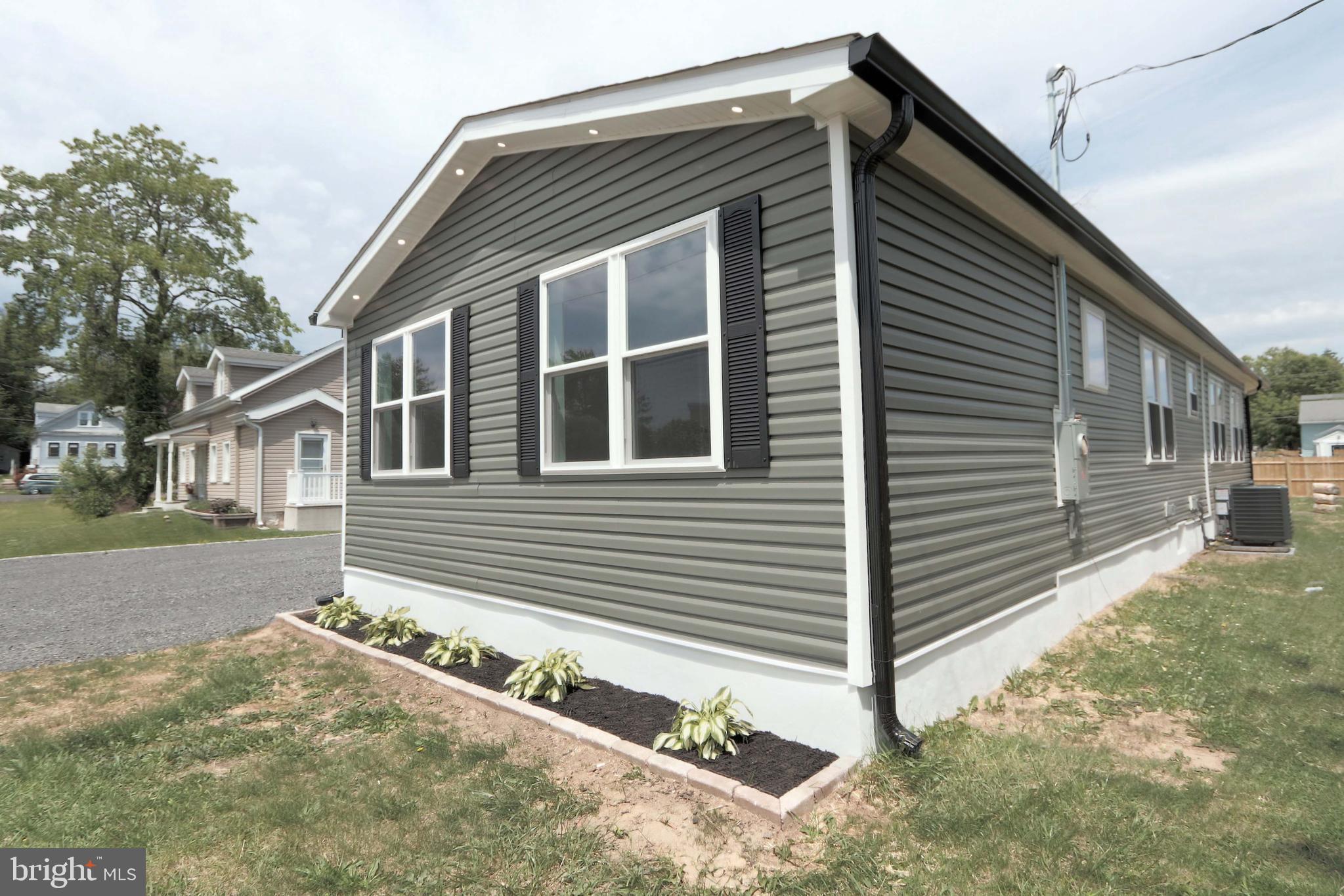 423 HEMLOCK AVENUE
