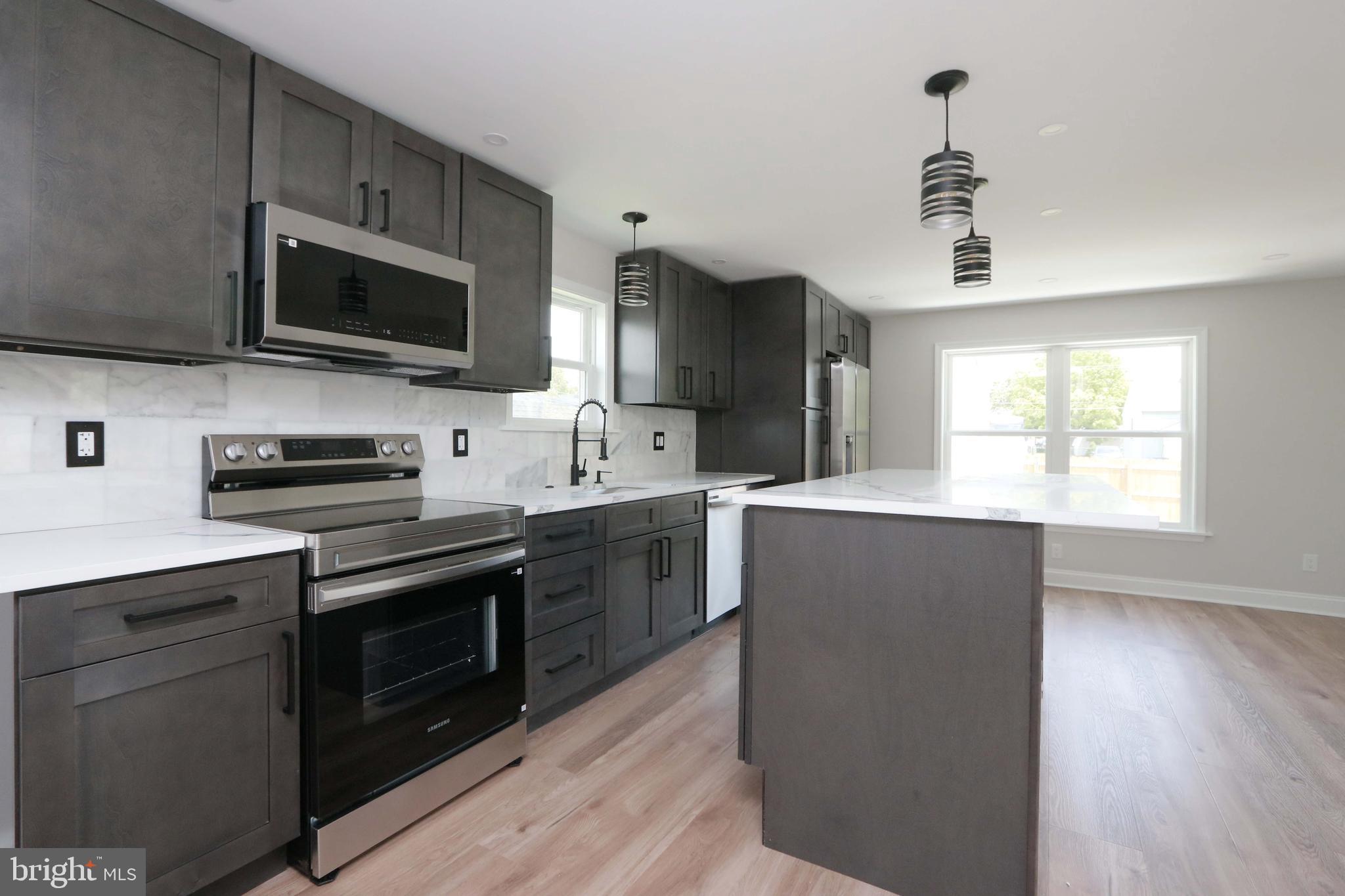 ECHO BEACH - Residential