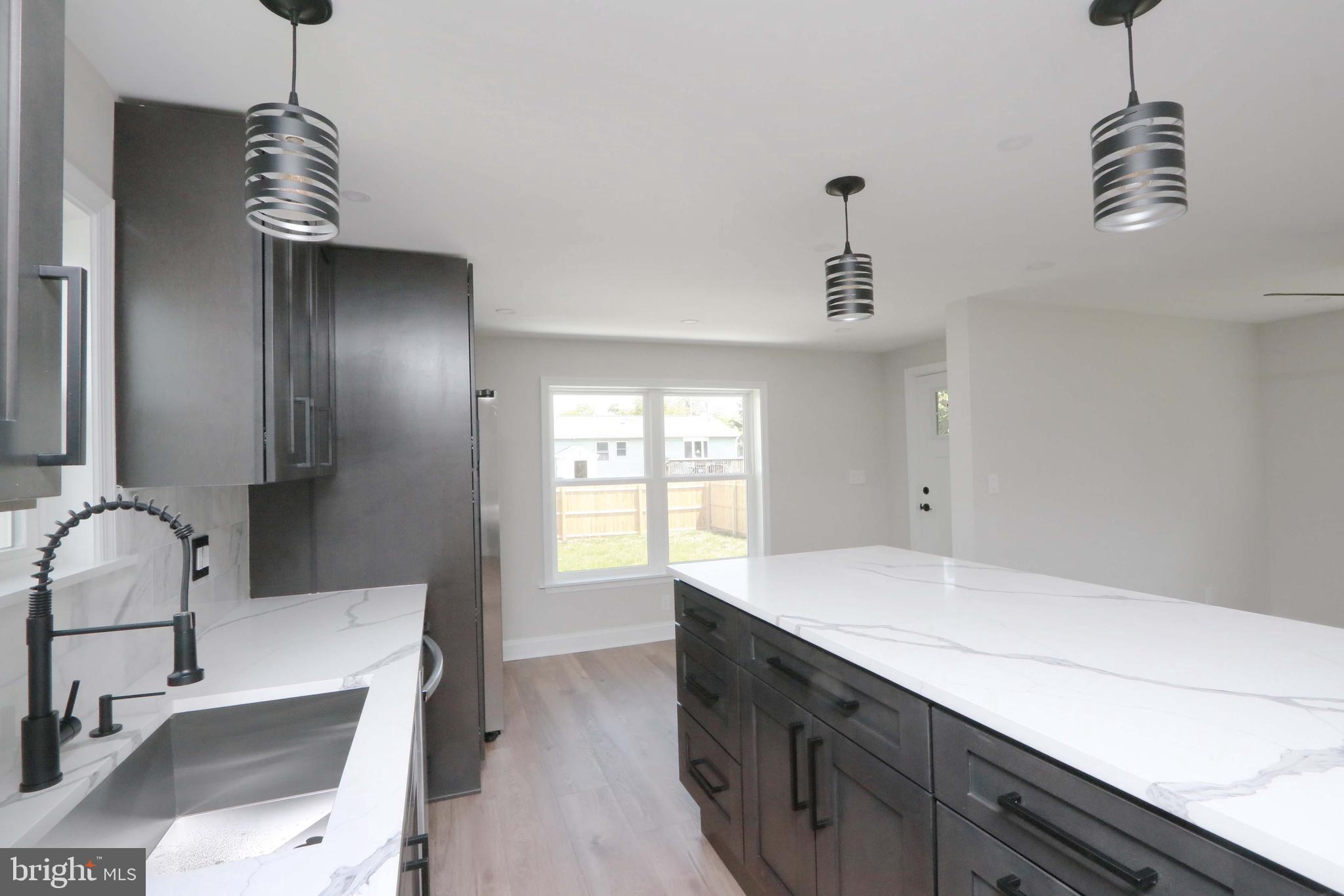 ECHO BEACH - Residential