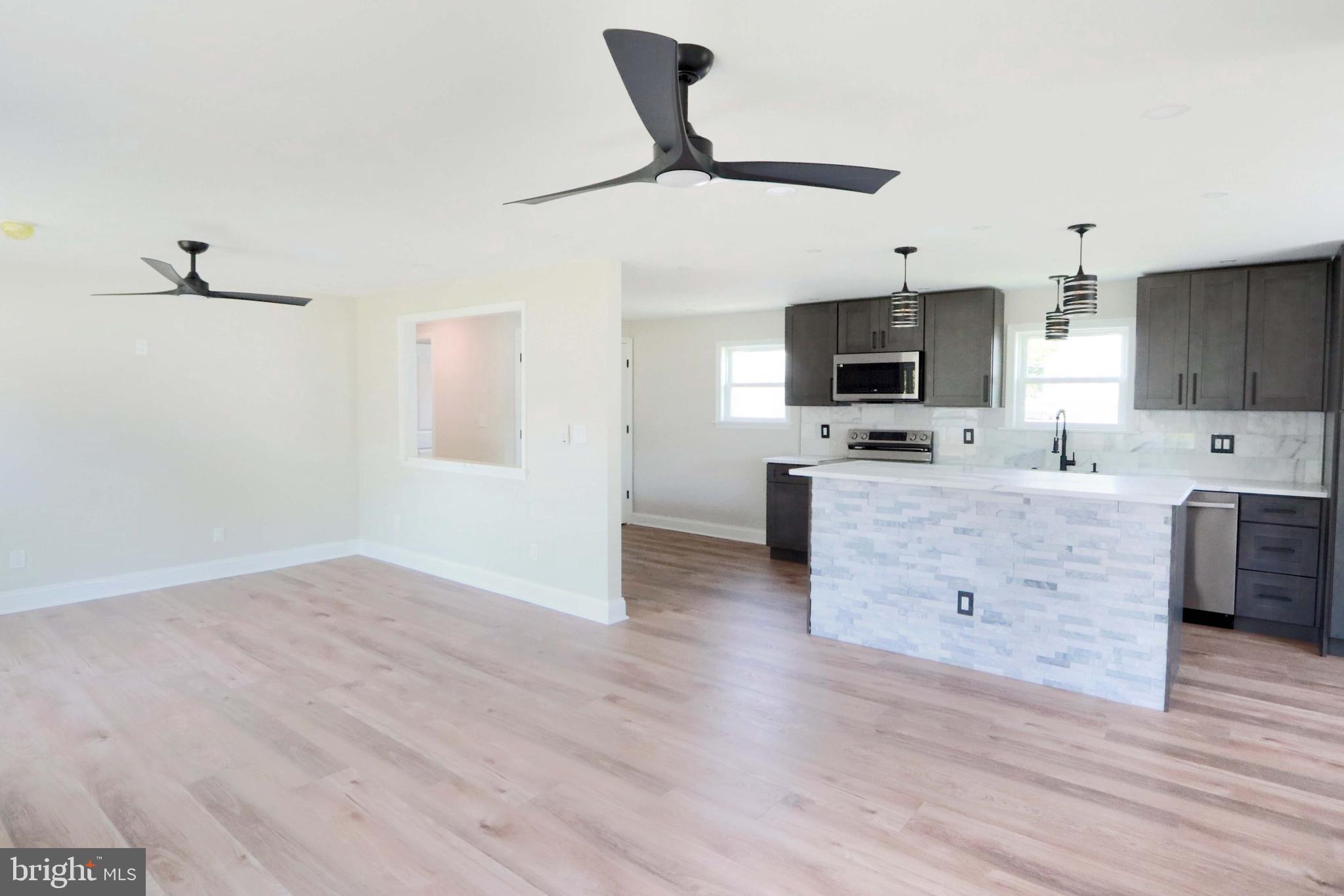 ECHO BEACH - Residential