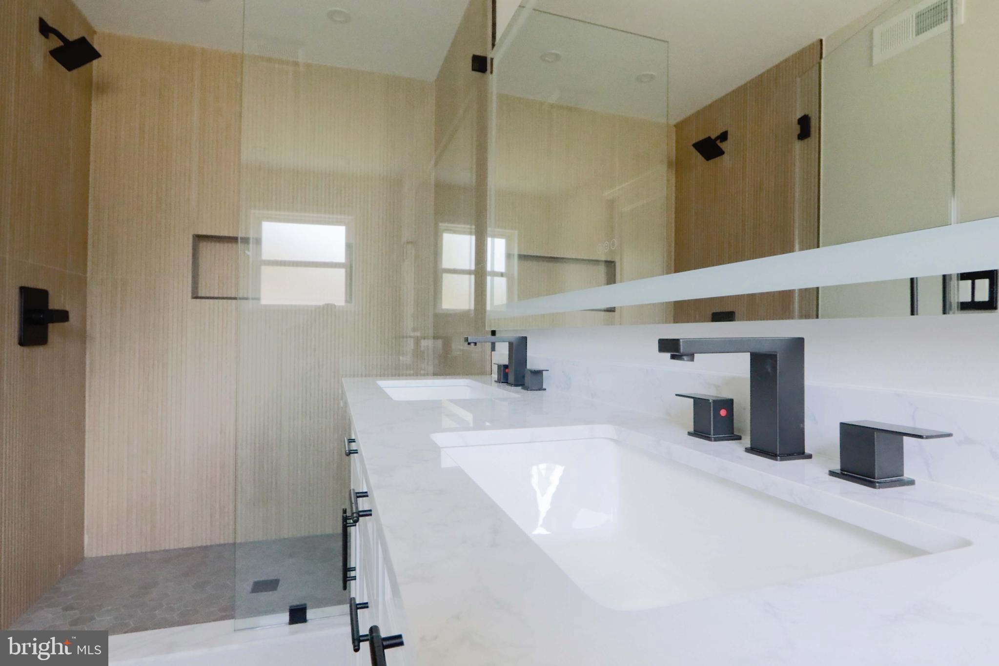 ECHO BEACH - Residential