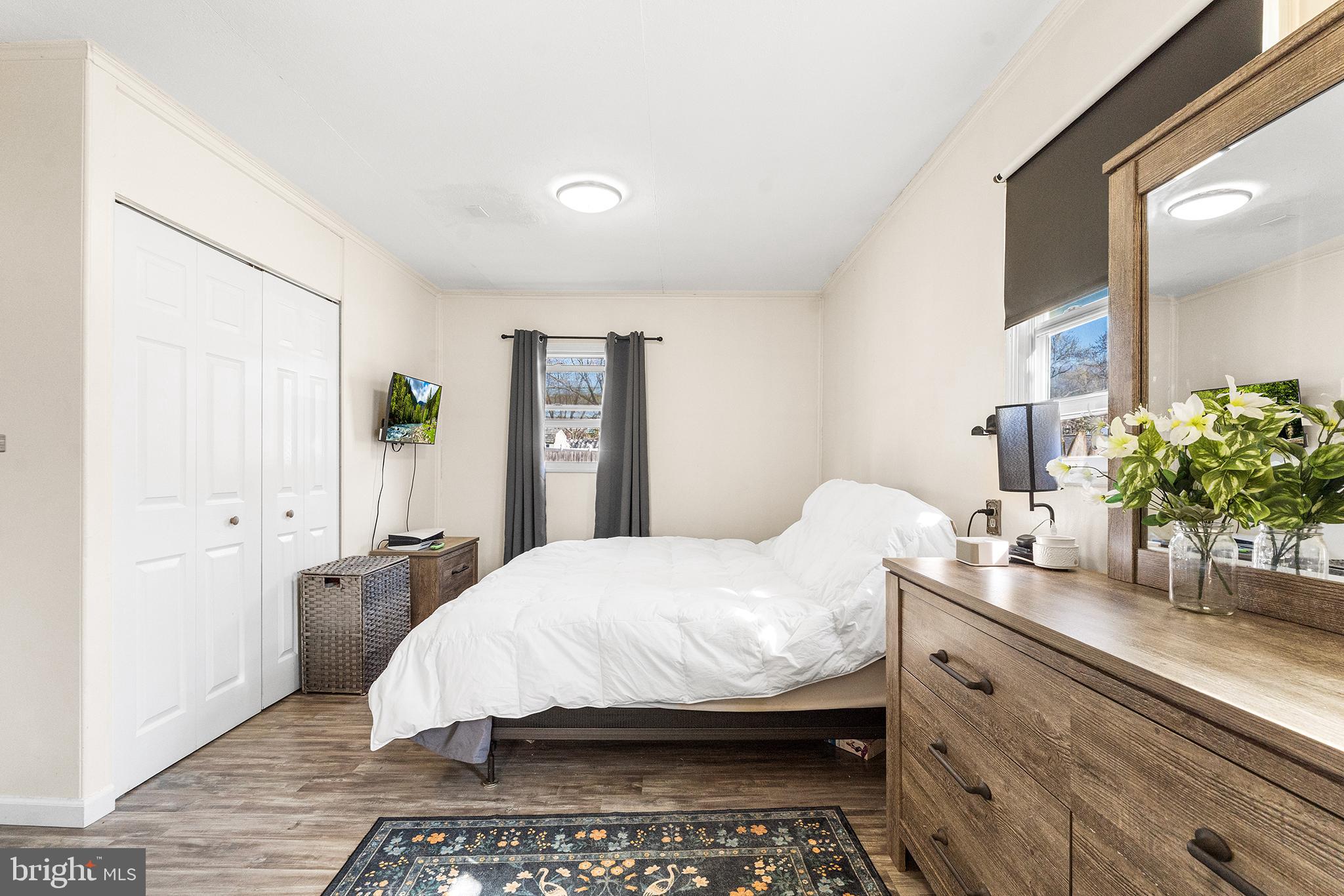 ROYAL ACRES - Residential