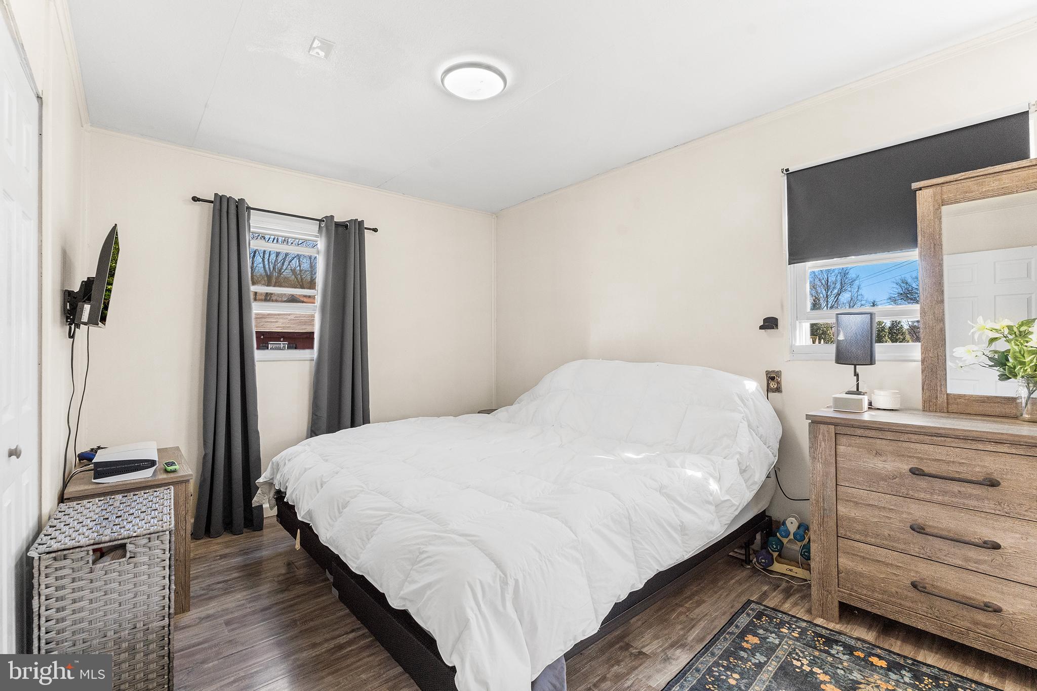 ROYAL ACRES - Residential