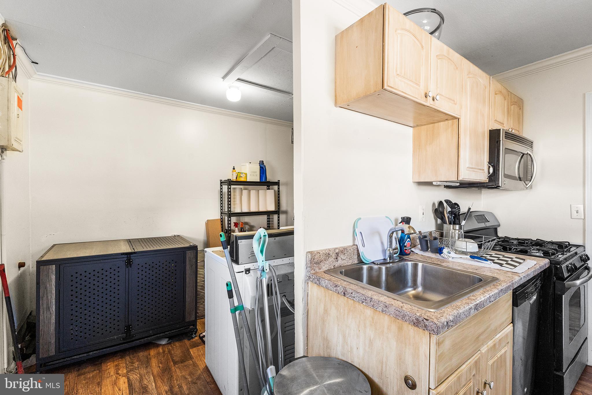 ROYAL ACRES - Residential