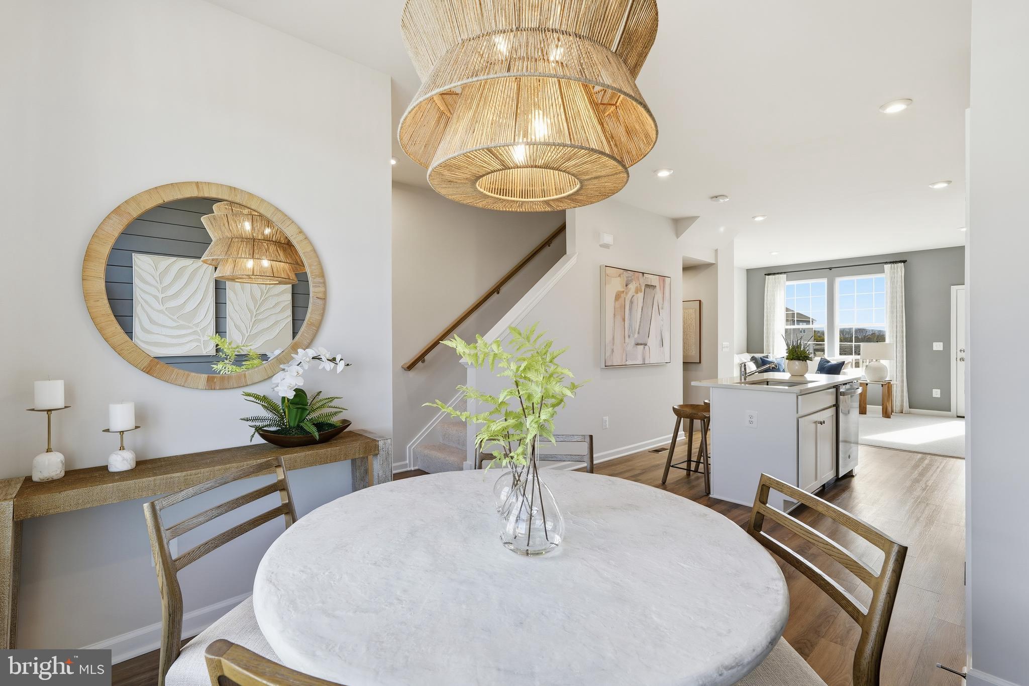 PRESIDENTS POINTE - Residential