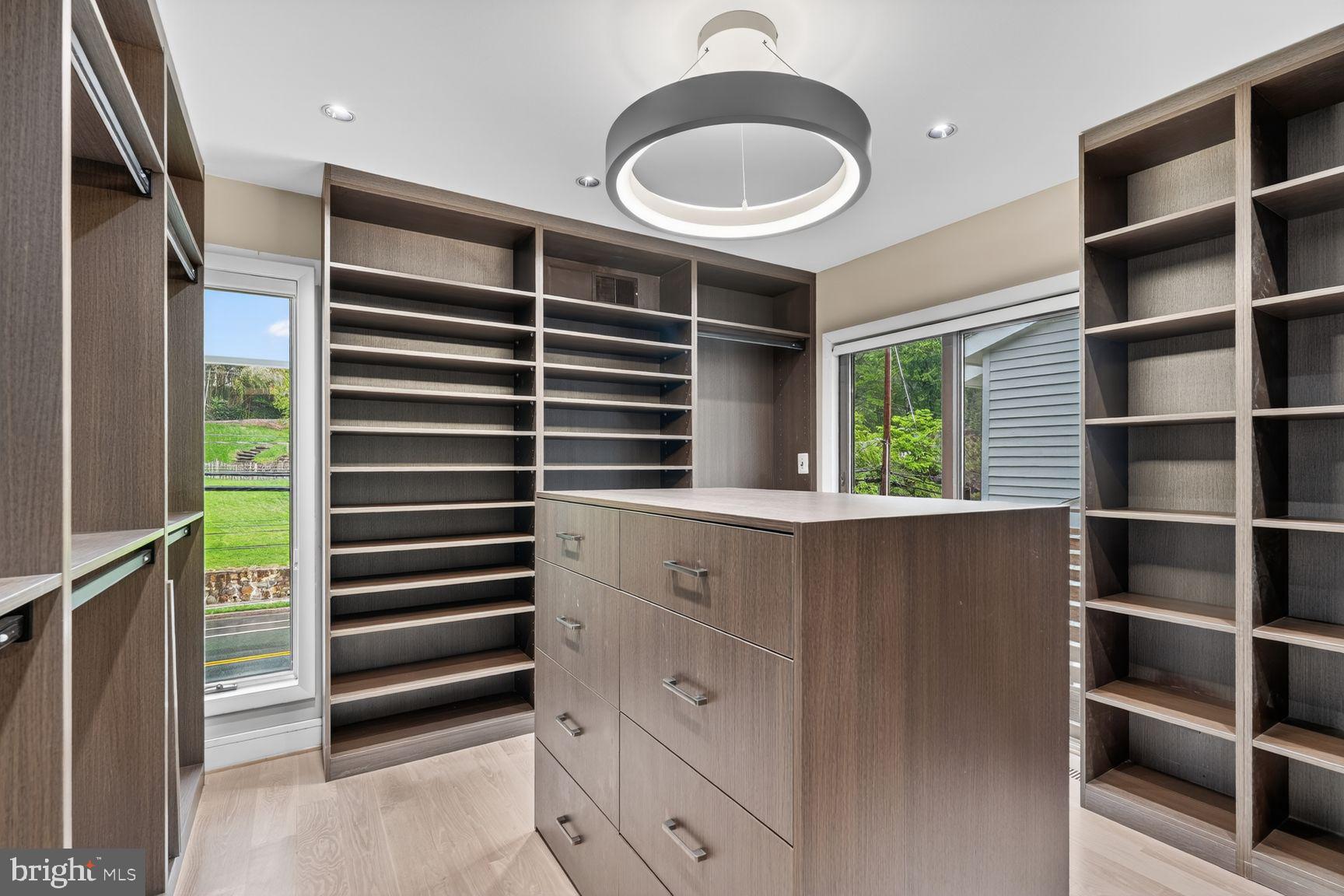 BELLEVUE FOREST - Residential