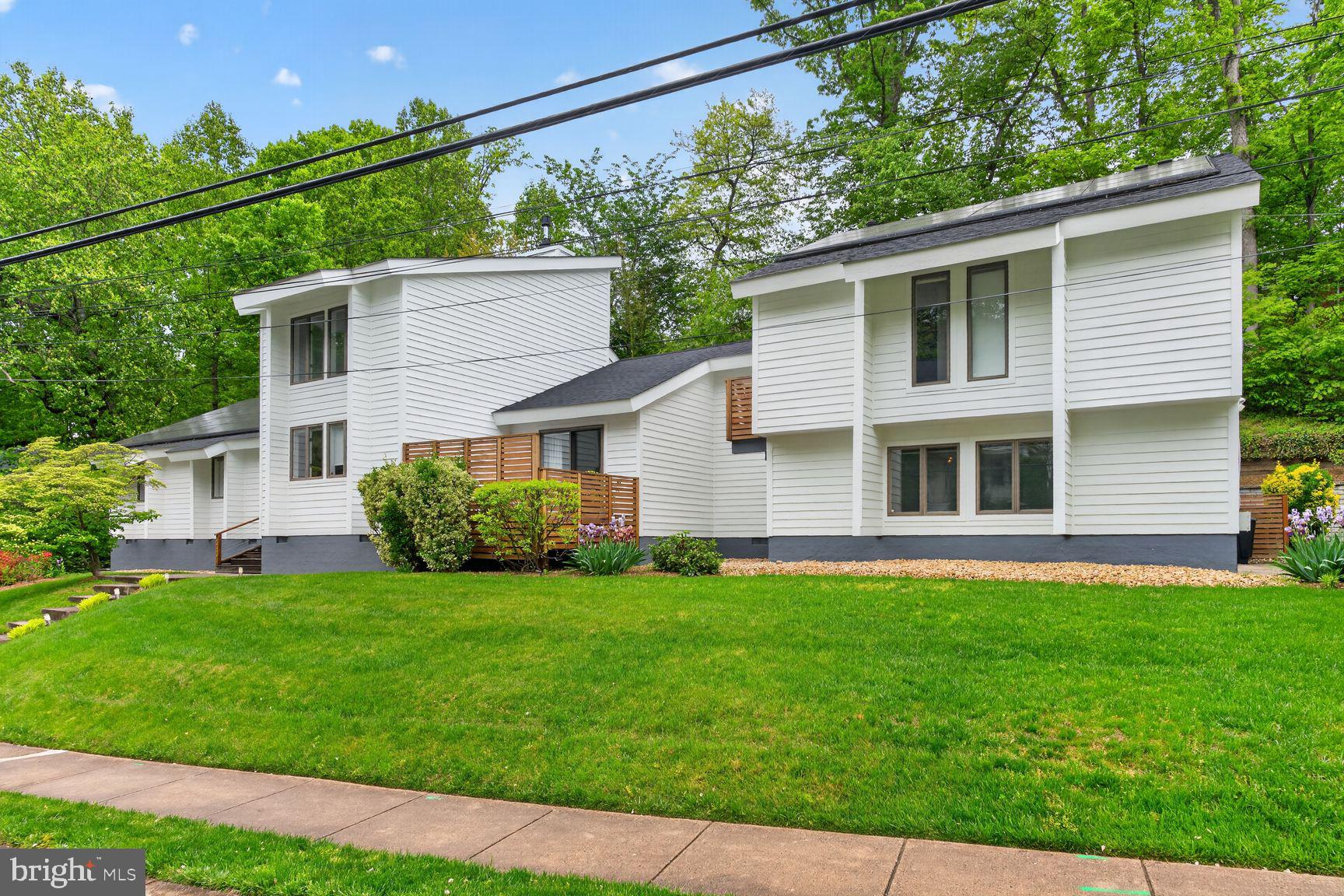 3605 MILITARY ROAD