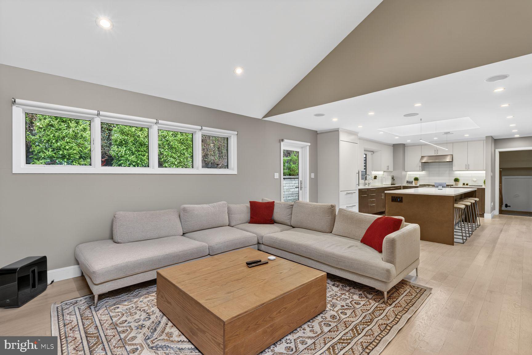 BELLEVUE FOREST - Residential