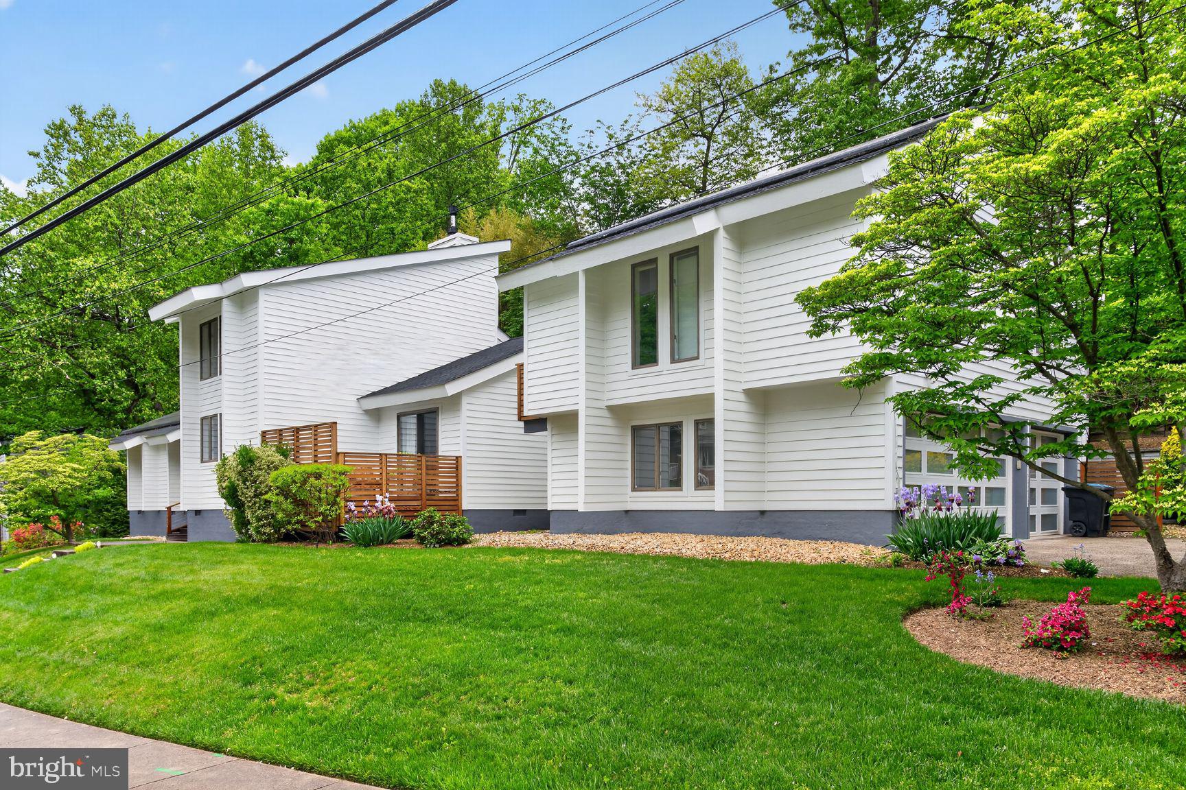 3605 MILITARY ROAD