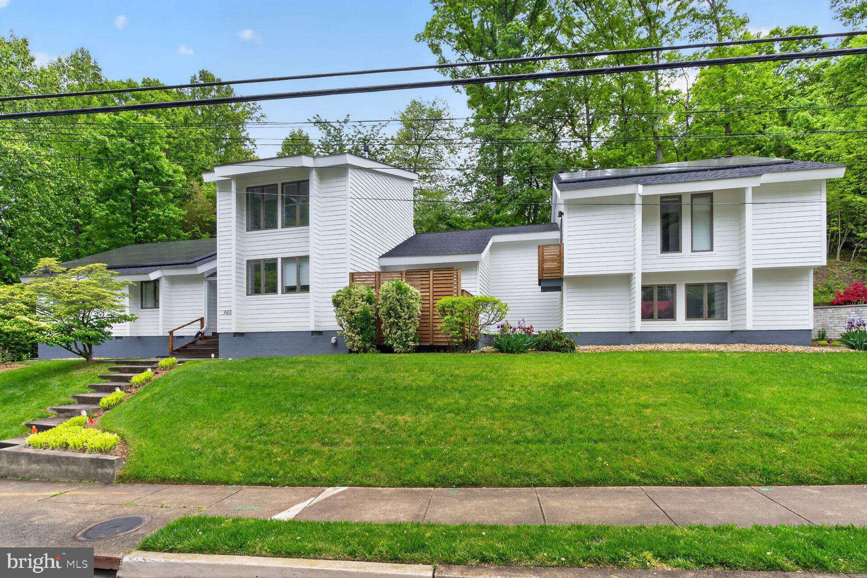 3605 MILITARY ROAD