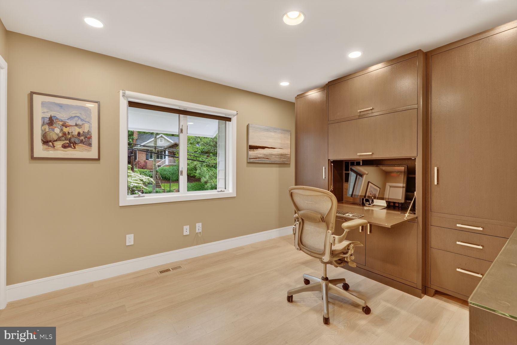 BELLEVUE FOREST - Residential