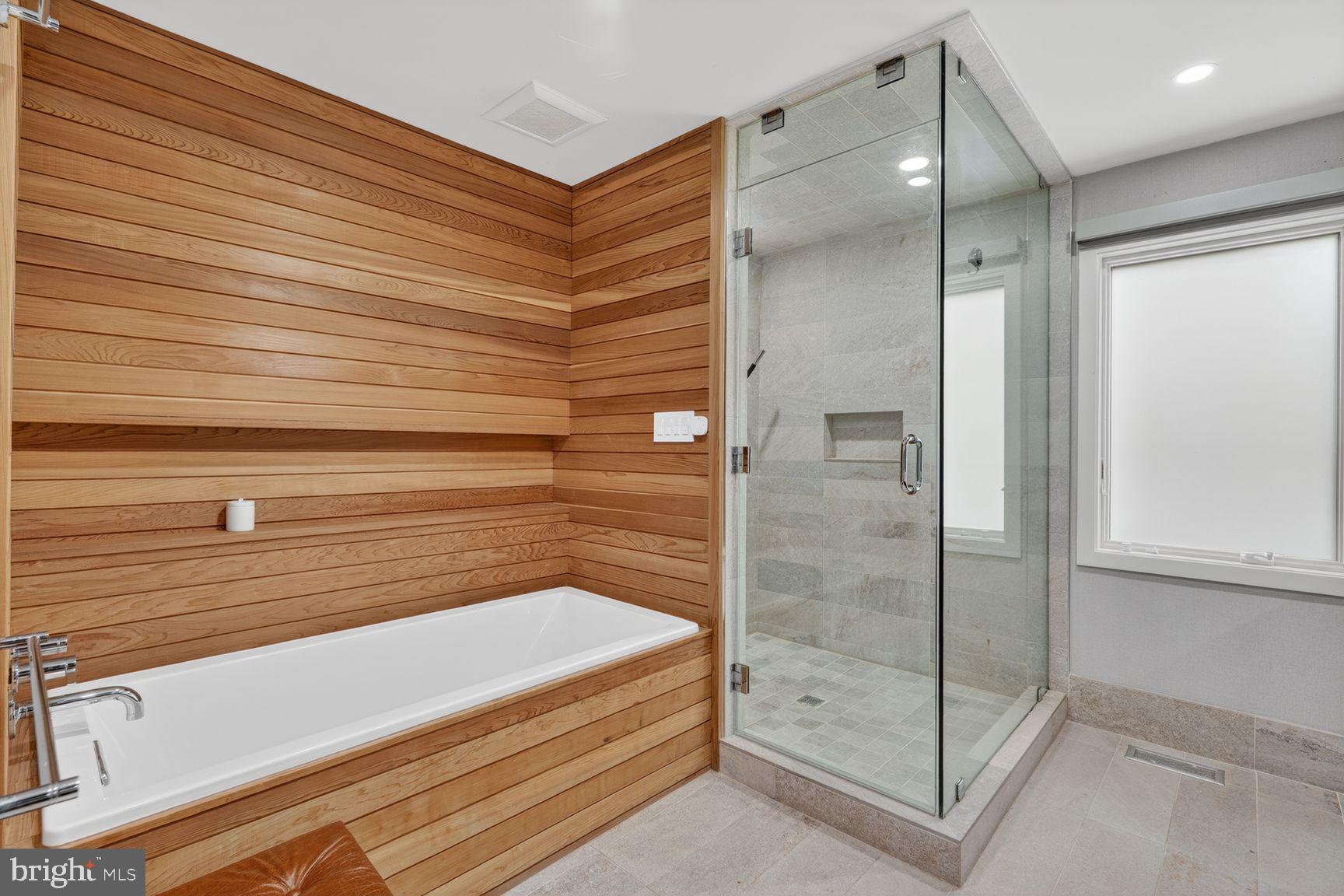 BELLEVUE FOREST - Residential