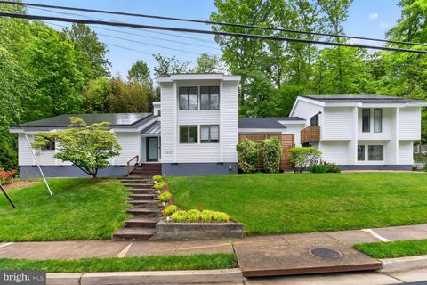 Photo of 3605 Military Road, ARLINGTON, VA 22207 (MLS # VAAR2071994)