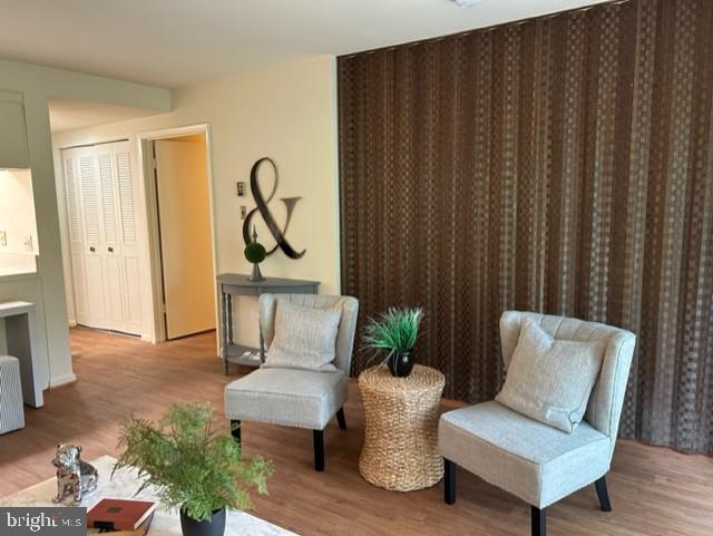 LEISURE WORLD - Residential