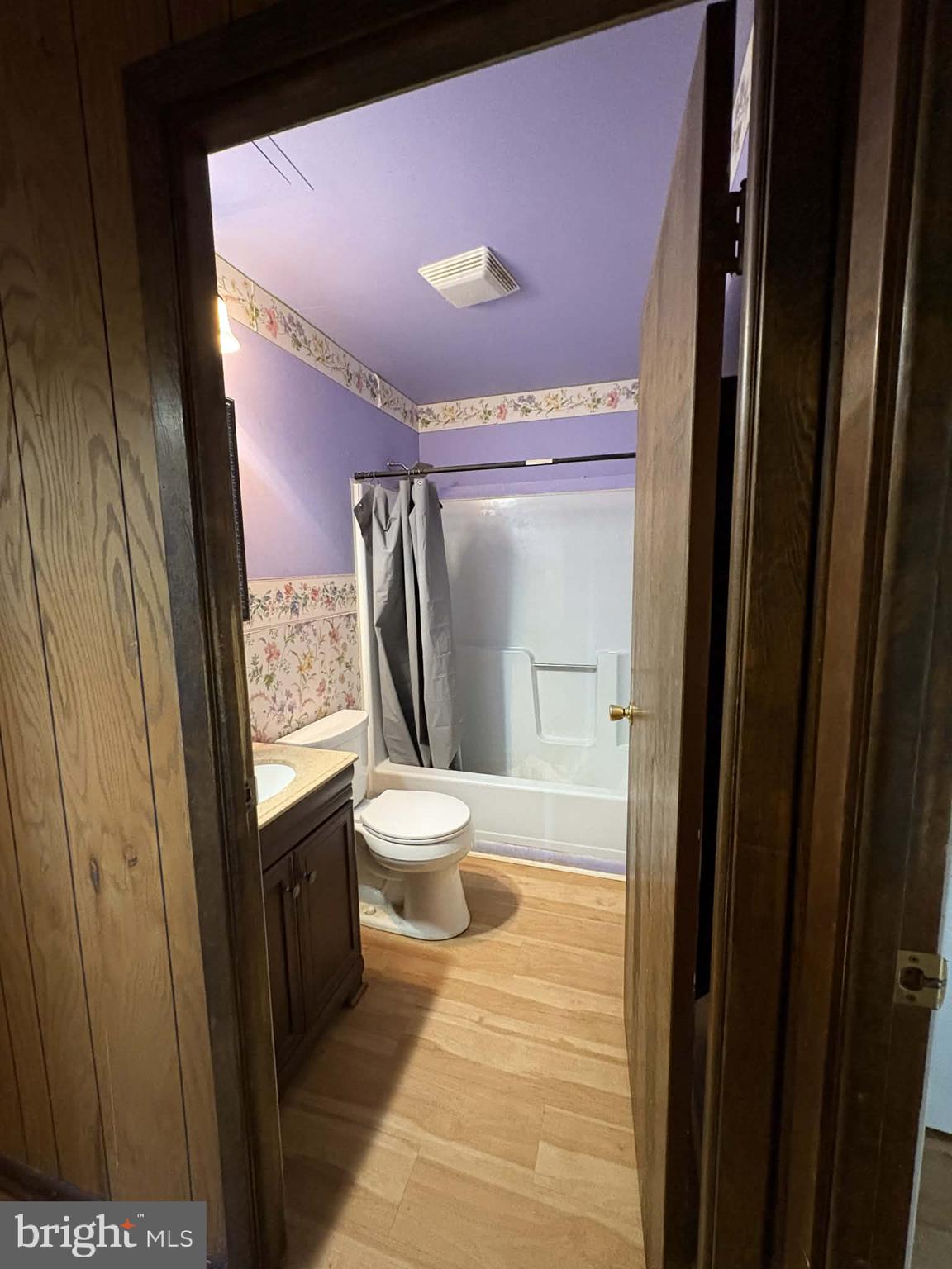 OAK RIDGE - Residential Lease