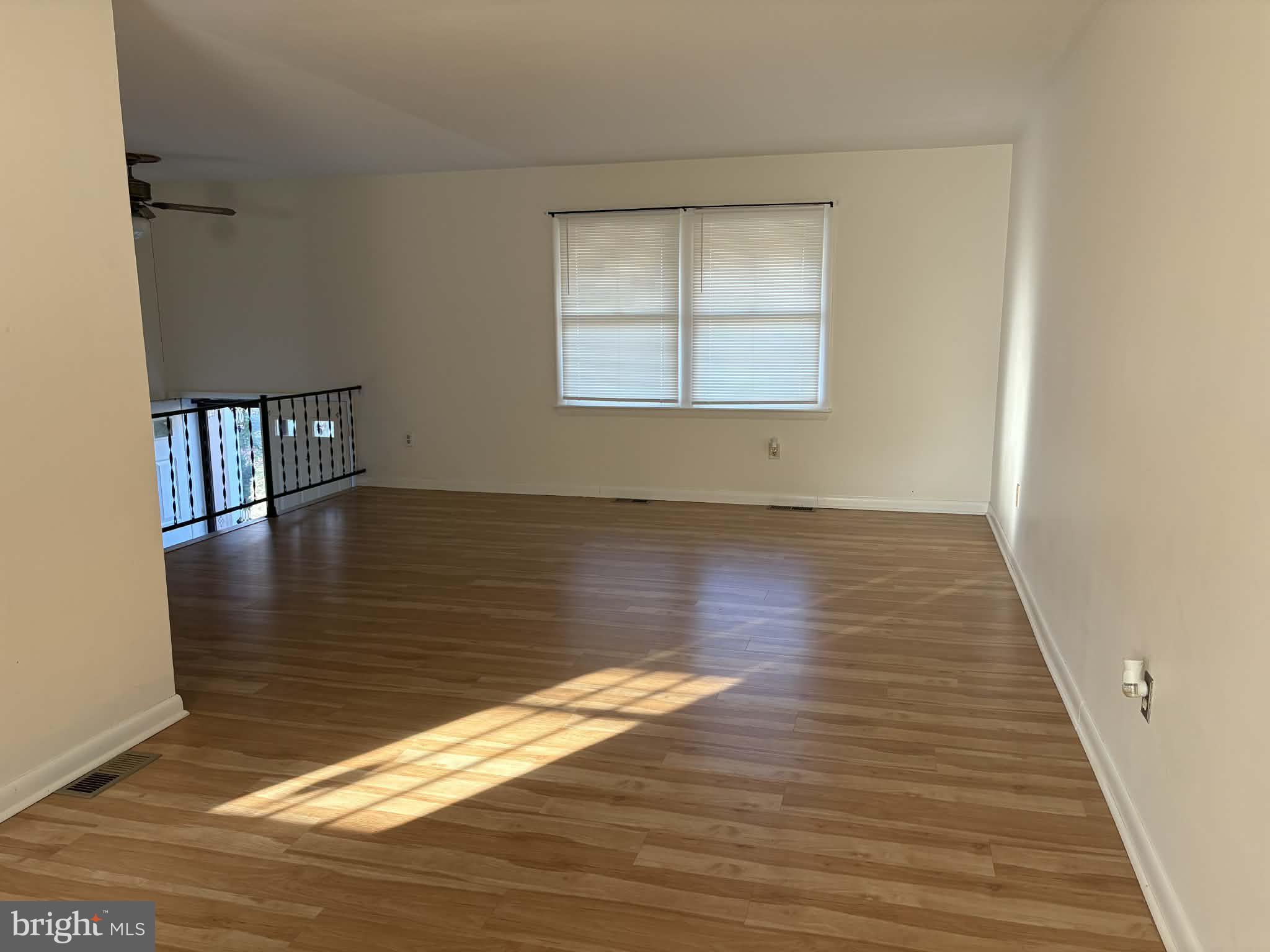 OAK RIDGE - Residential Lease