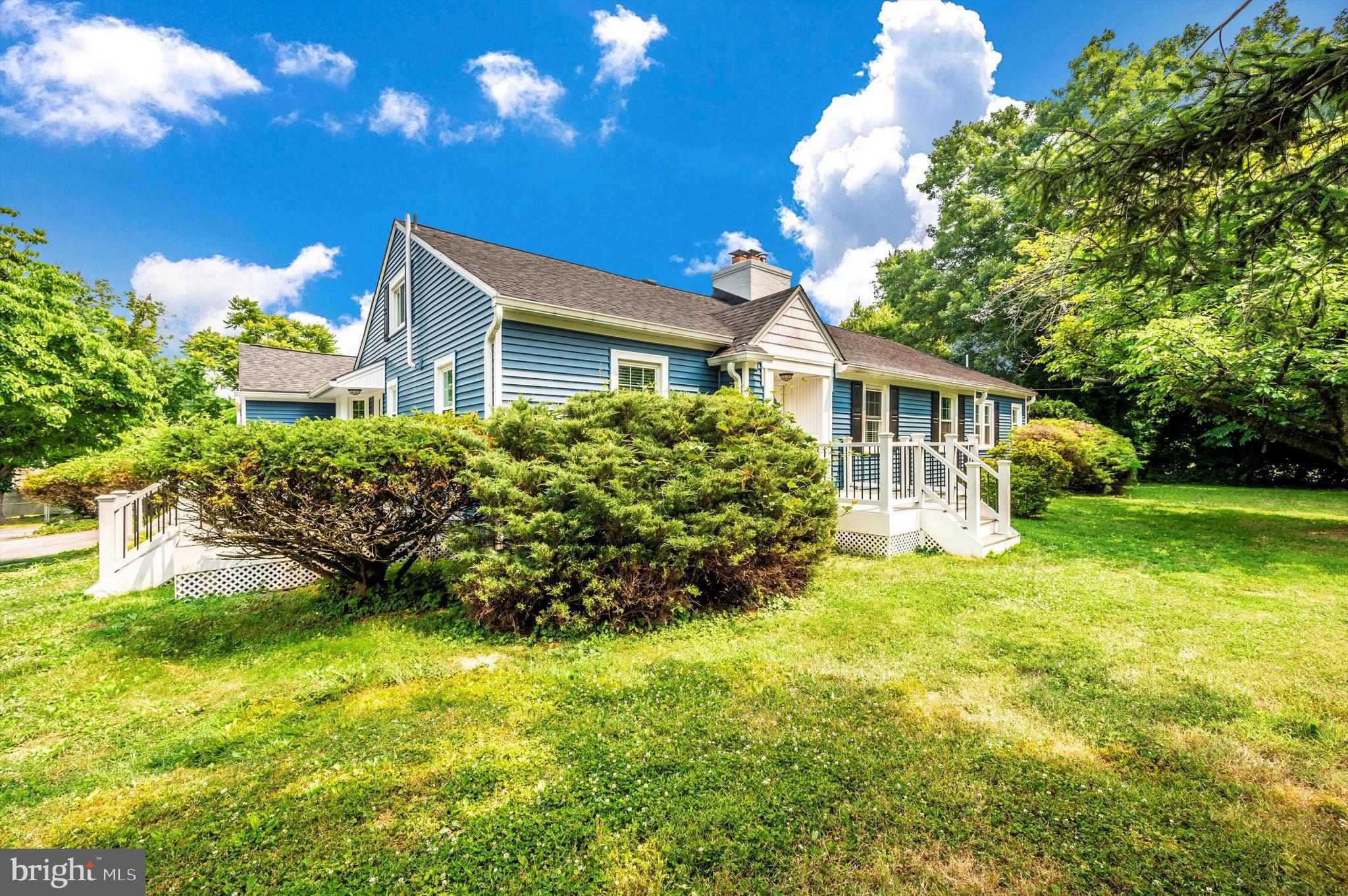 SNOWDENS MANOR - Residential