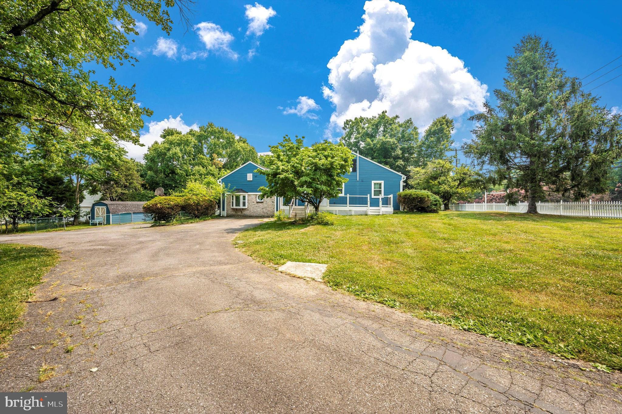 SNOWDENS MANOR - Residential