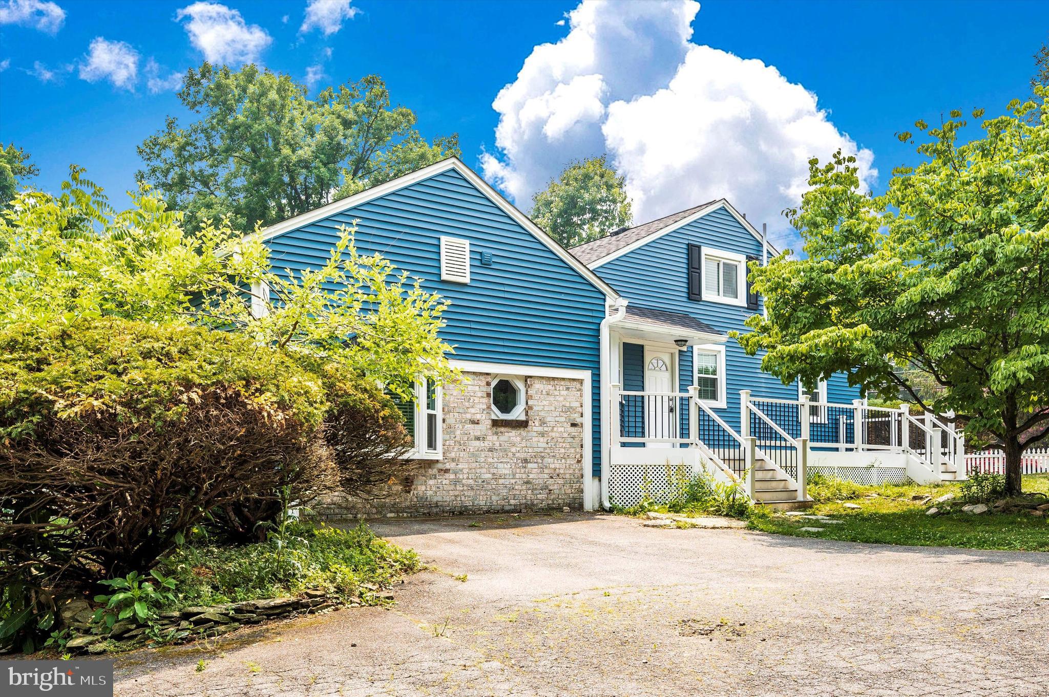 SNOWDENS MANOR - Residential